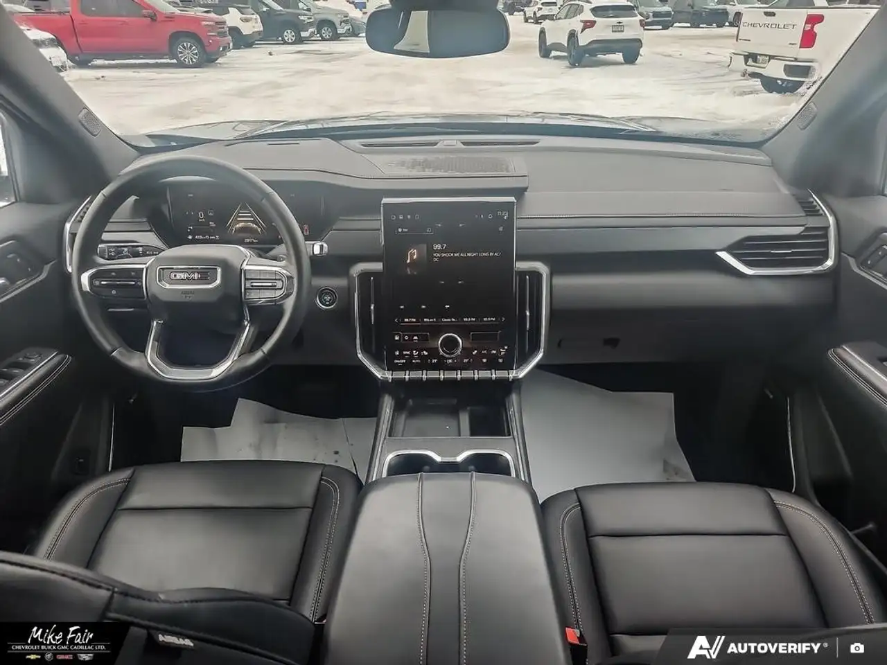 GMC Acadia снимка GMC Acadia