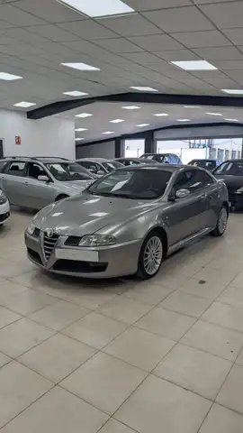 Alfa Romeo GT 1.9JTD Distinctive