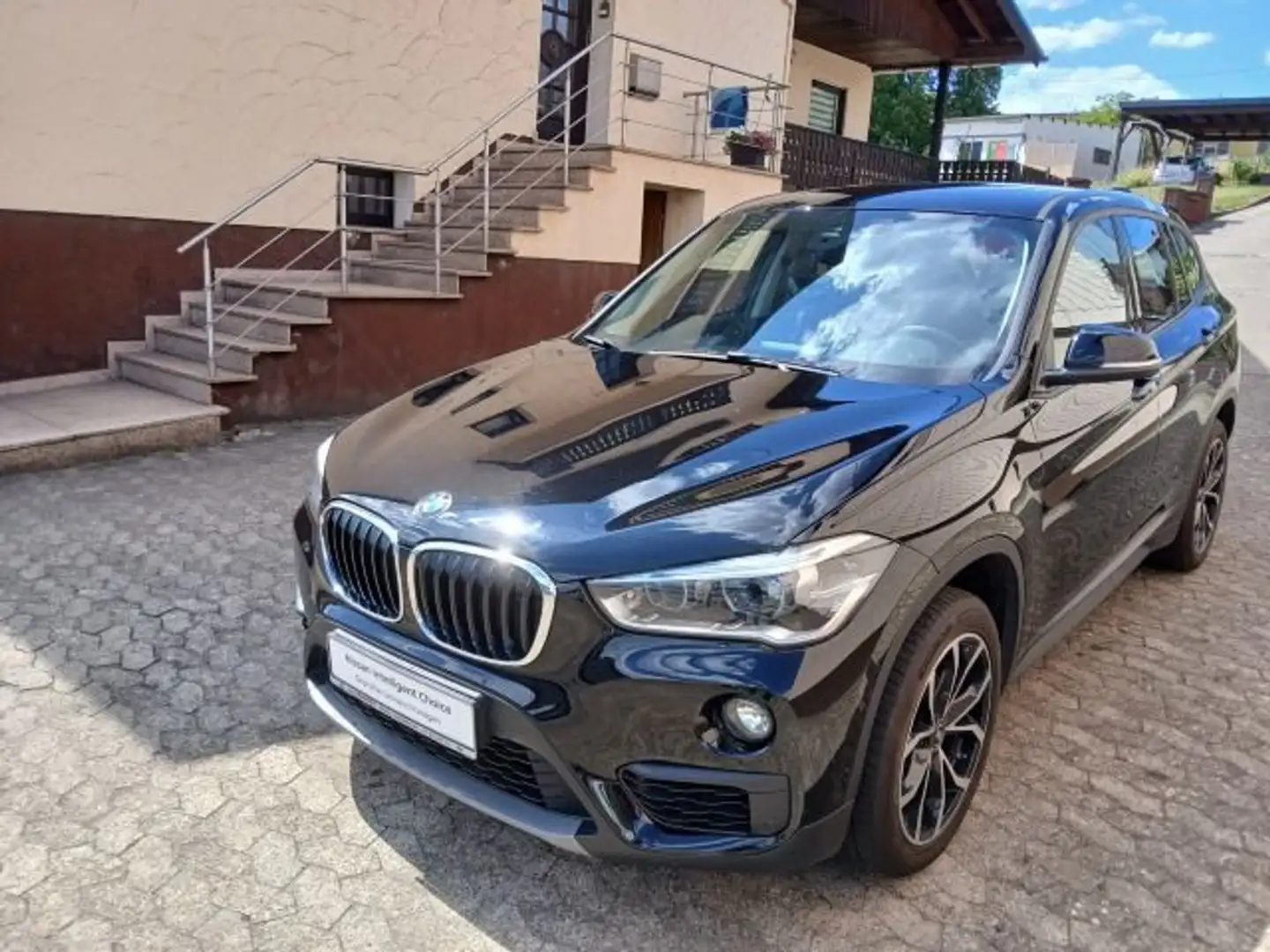 BMW X1 sDrive 18i Advantage AHK Navi Sitzheizung Schwarz - 2