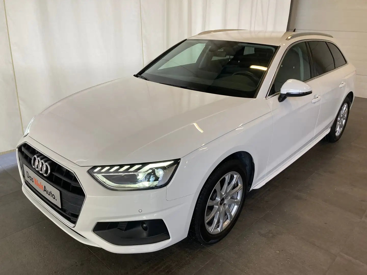 Audi A4 30 TDI Weiß - 1