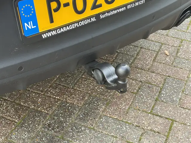 Porsche Cayenne view 6