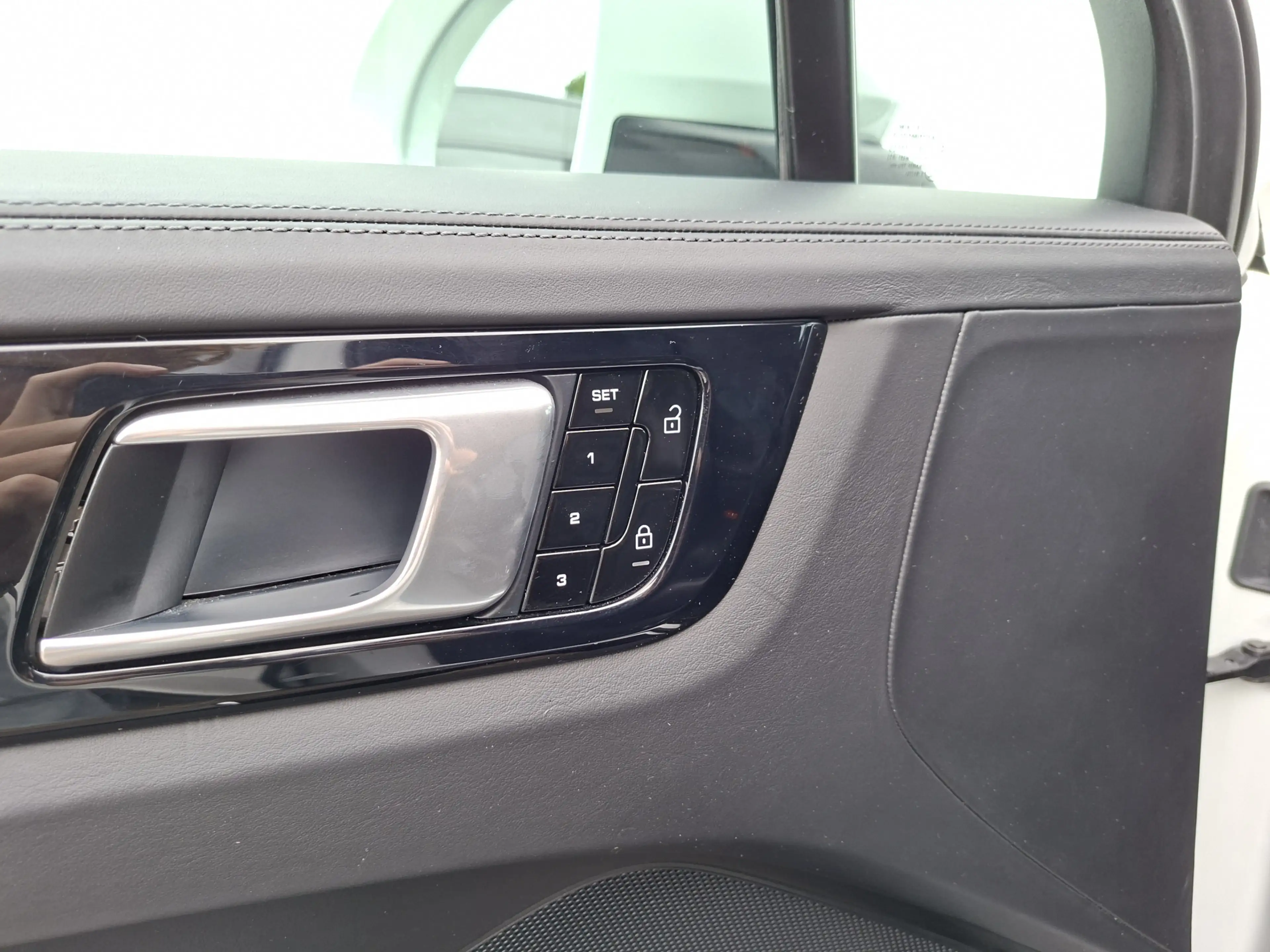 Porsche Cayenne Coupé 3.0 E-Hybrid Pano Trekhaak(3500) 360° Adapt. — photo 12