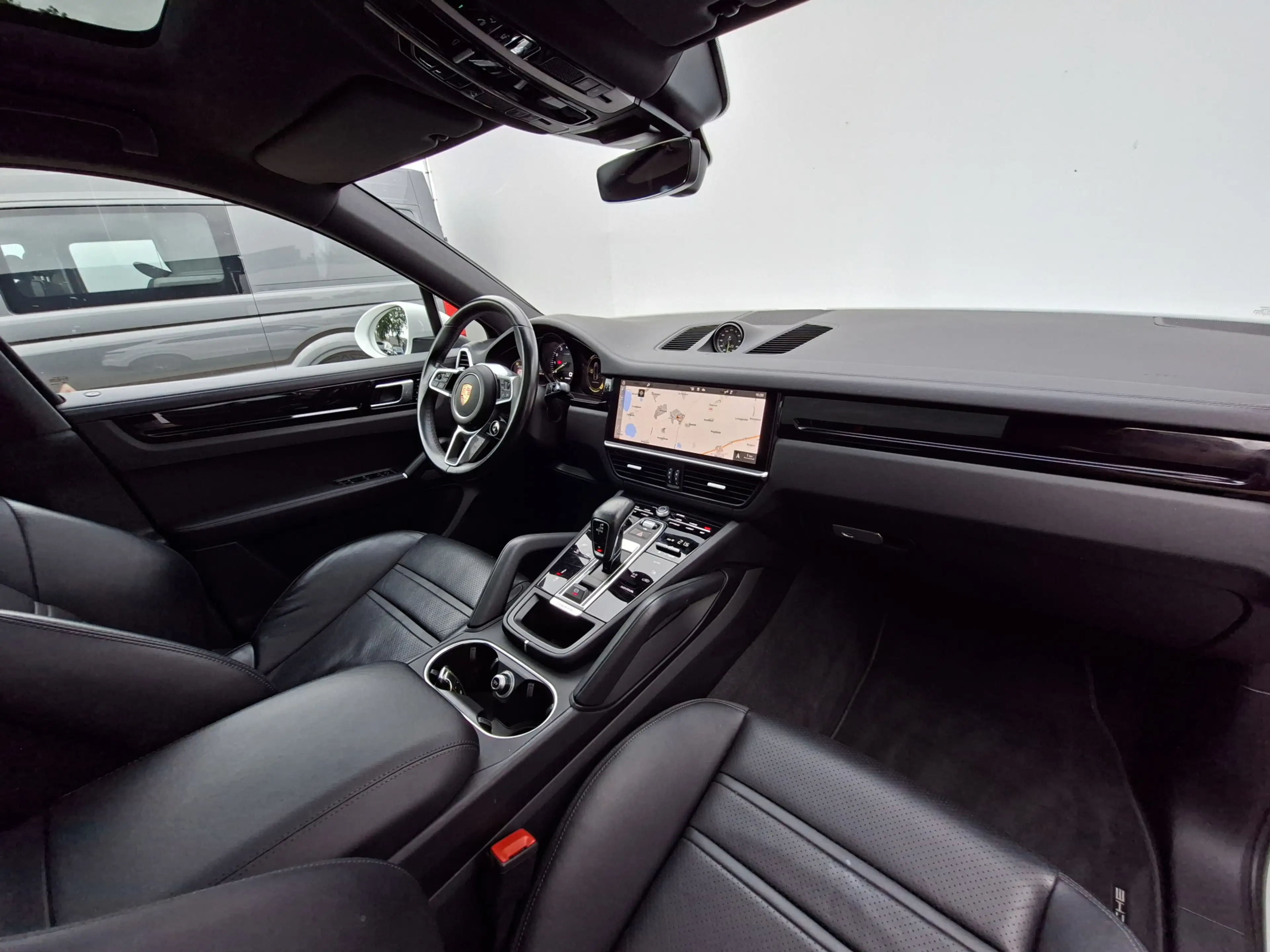 Porsche Cayenne Coupé 3.0 E-Hybrid Pano Trekhaak(3500) 360° Adapt. — photo 3