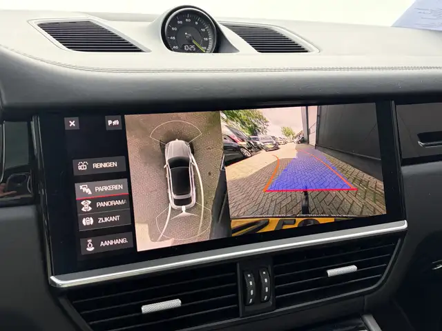 Porsche Cayenne view 5