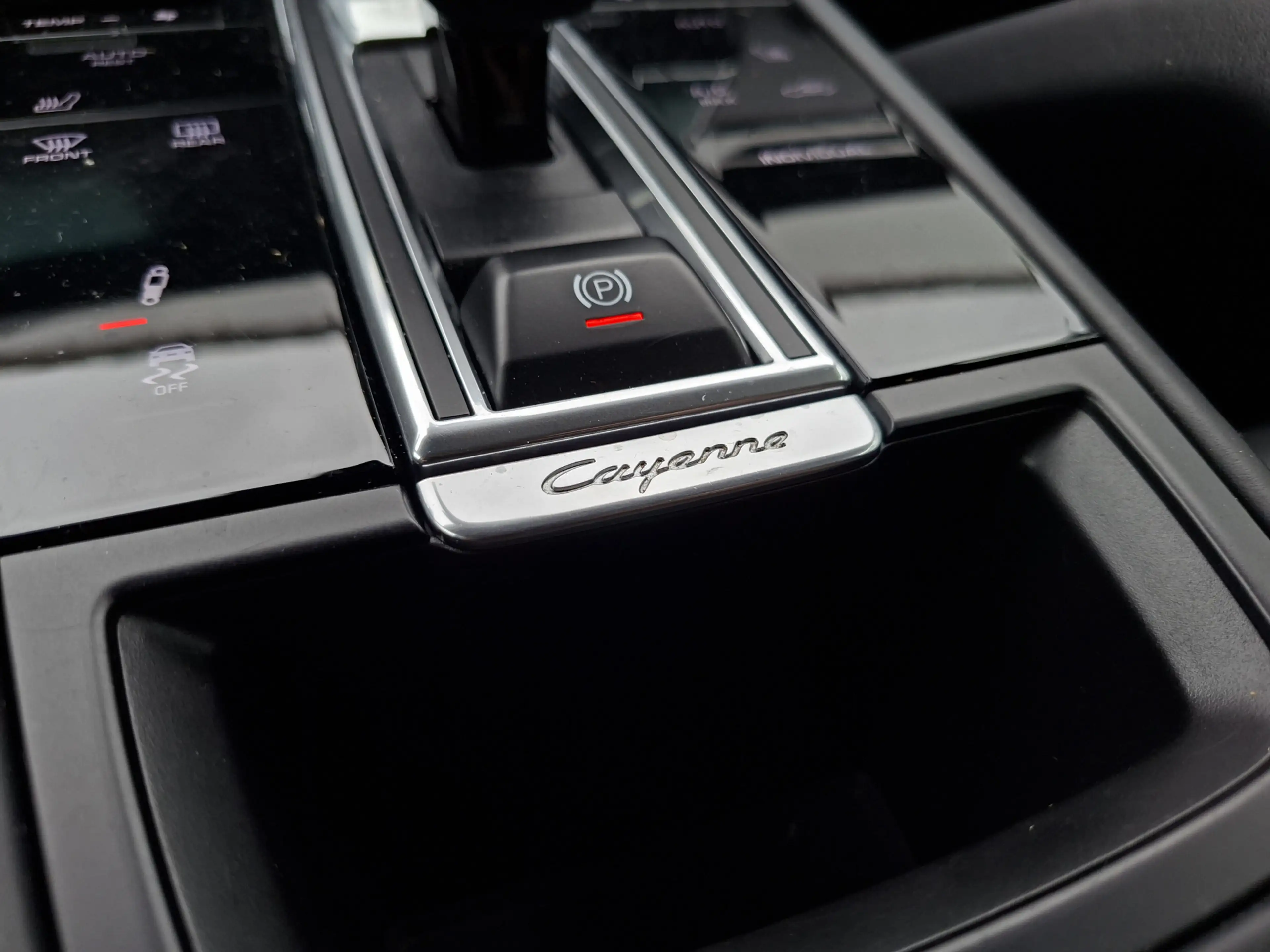 Porsche Cayenne Coupé 3.0 E-Hybrid Pano Trekhaak(3500) 360° Adapt. — photo 43