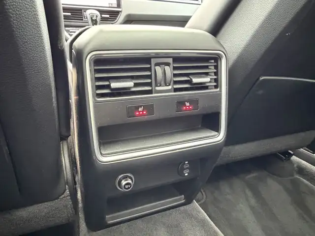 Porsche Cayenne view 8