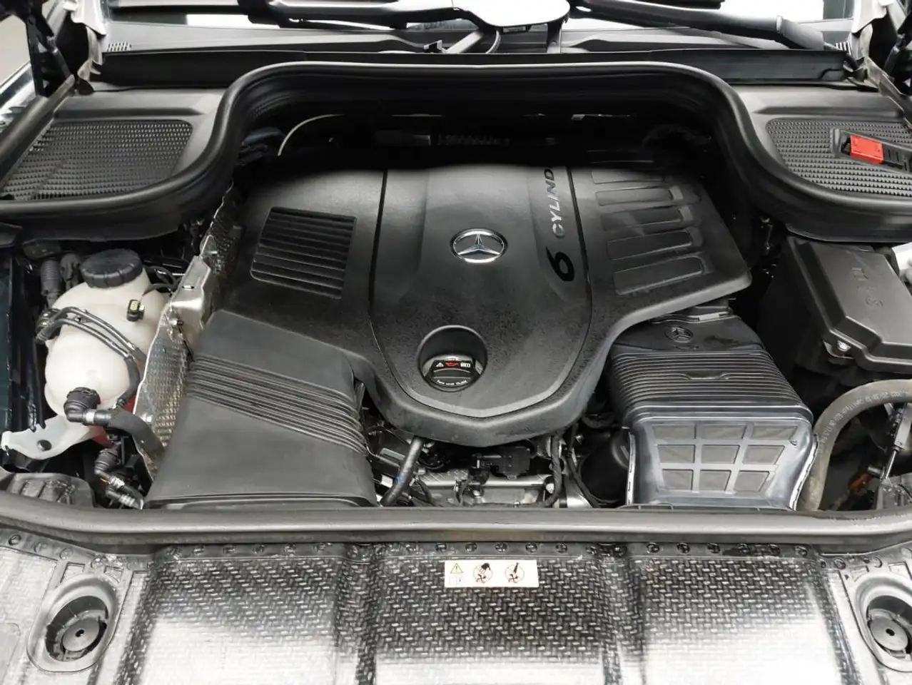 Mercedes-Benz GLE снимка Mercedes-Benz GLE