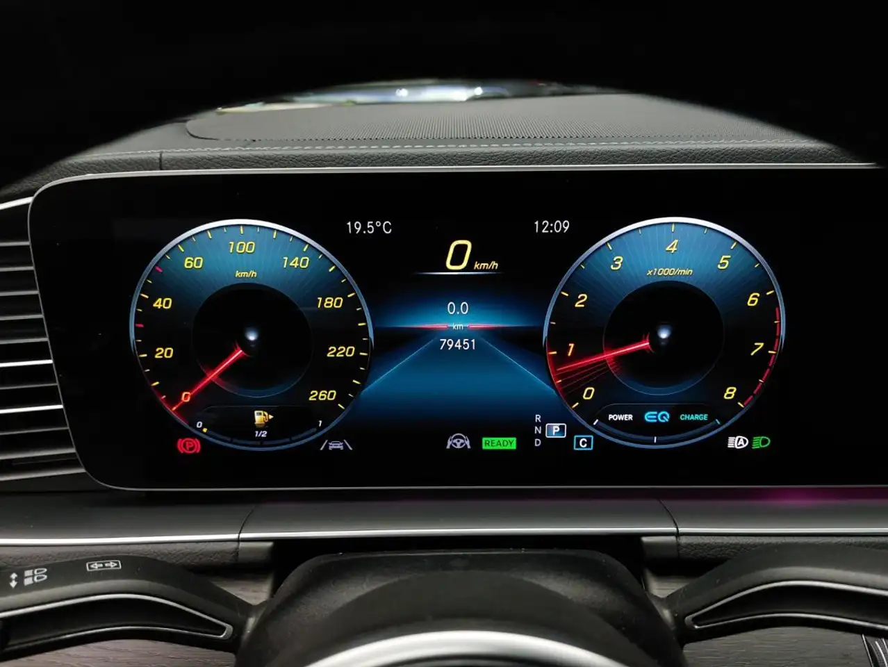 Mercedes-Benz GLE снимка Mercedes-Benz GLE