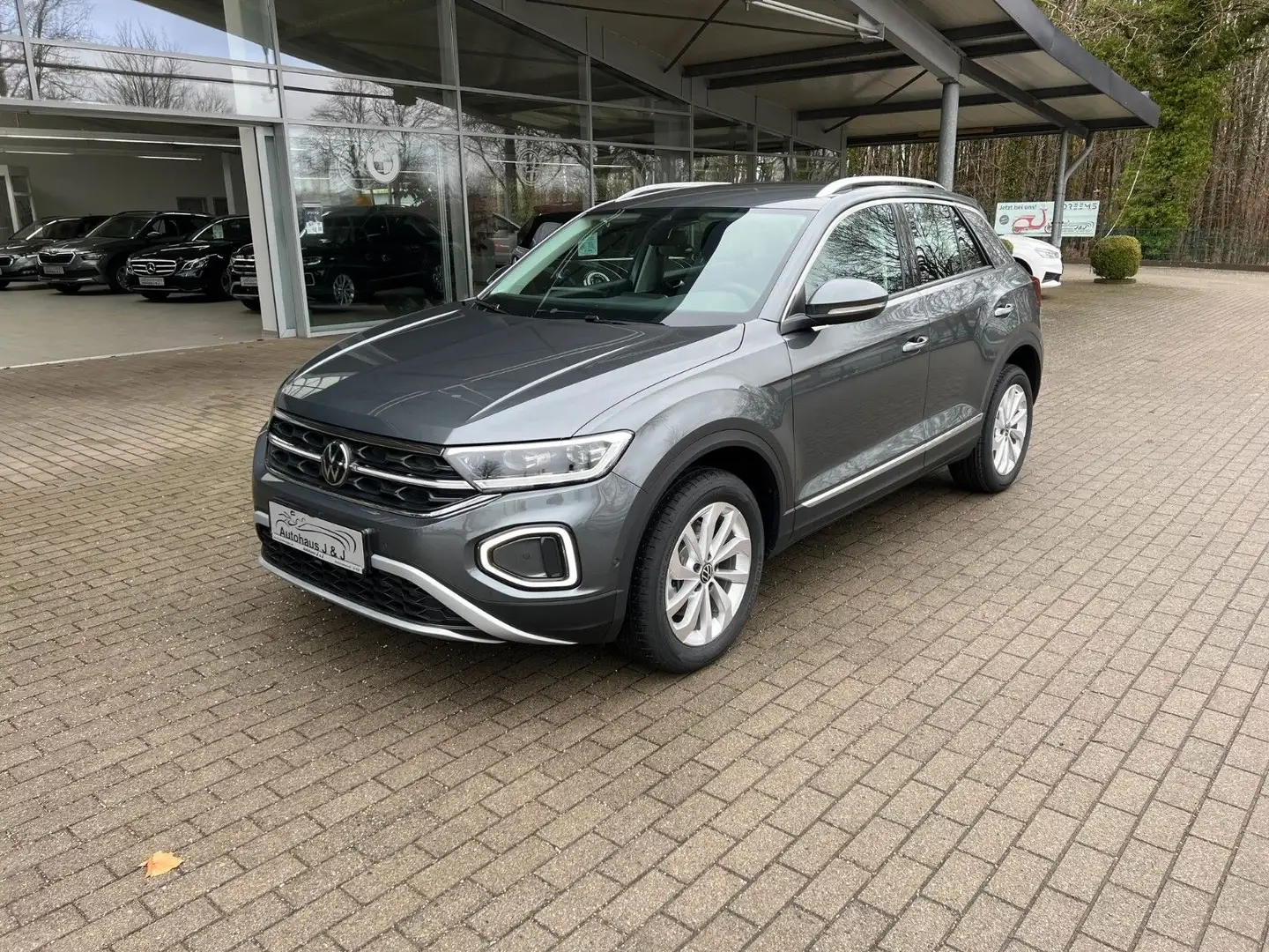 Volkswagen T-Roc Style 2.0TDI DSG LED ACC Gris - 1