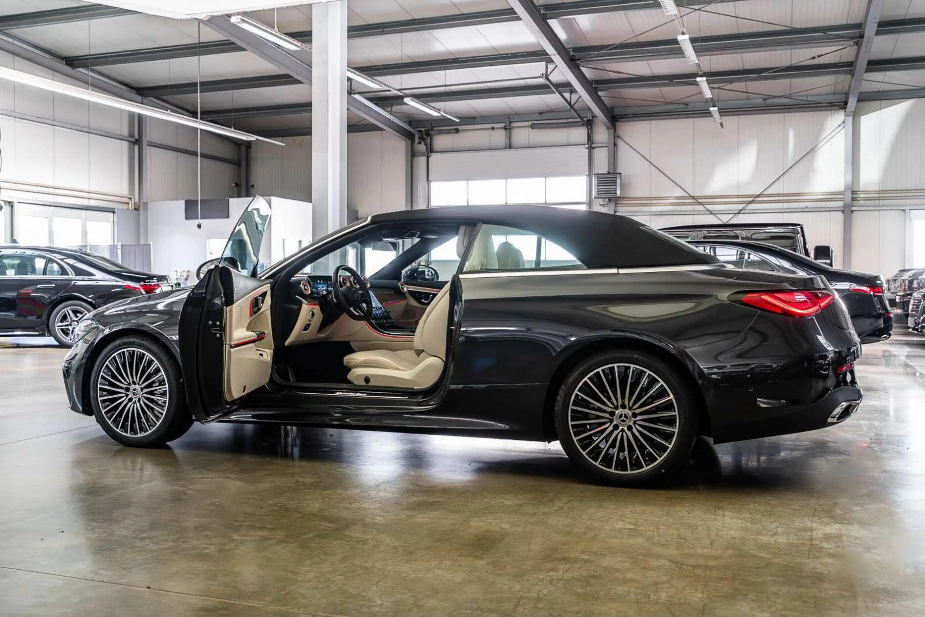 Mercedes-Benz CLE 220 d AMG Line Cabrio / Advanced + / MY 2025 — photo 11