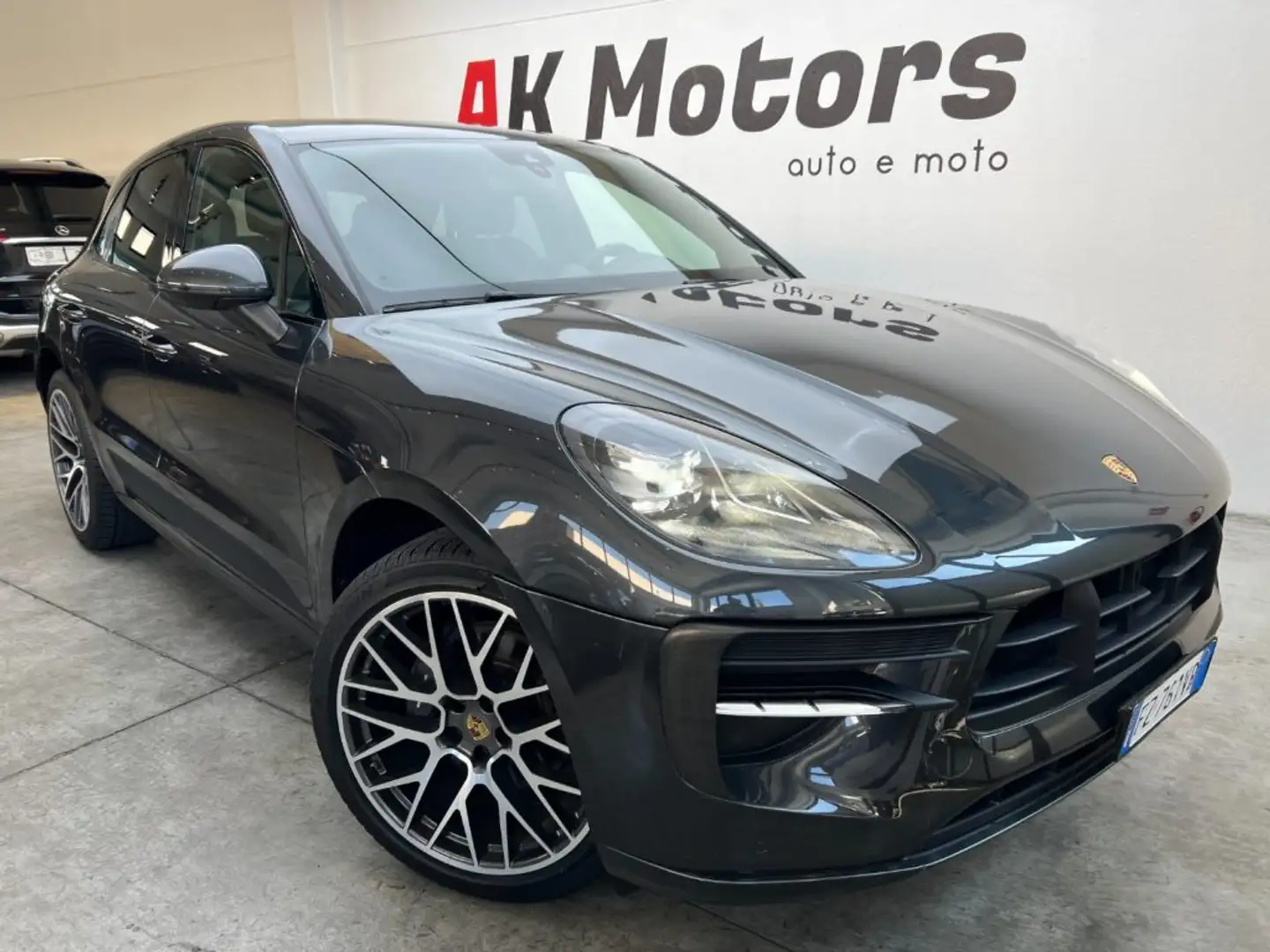 Porsche Macan 2.0 Grijs - 1