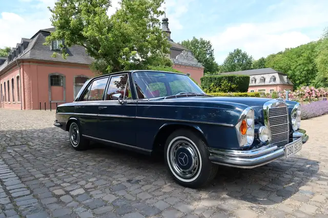 Mercedes-Benz 280 280 SE  3.5  / 108
