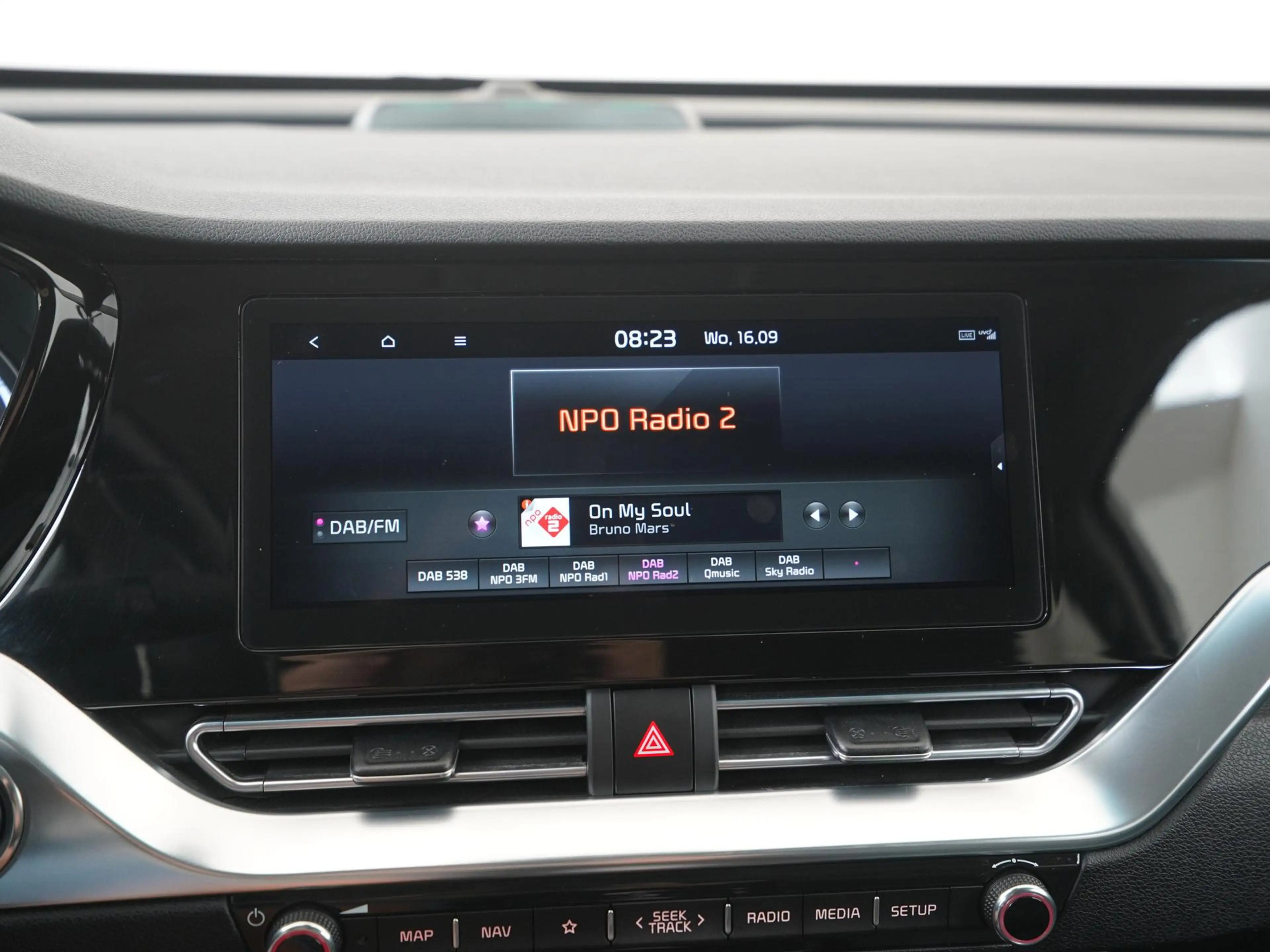 Kia e-Niro DynamicLine 64 kWh | SOH 100% | Trekhaak | Zondag — photo 13