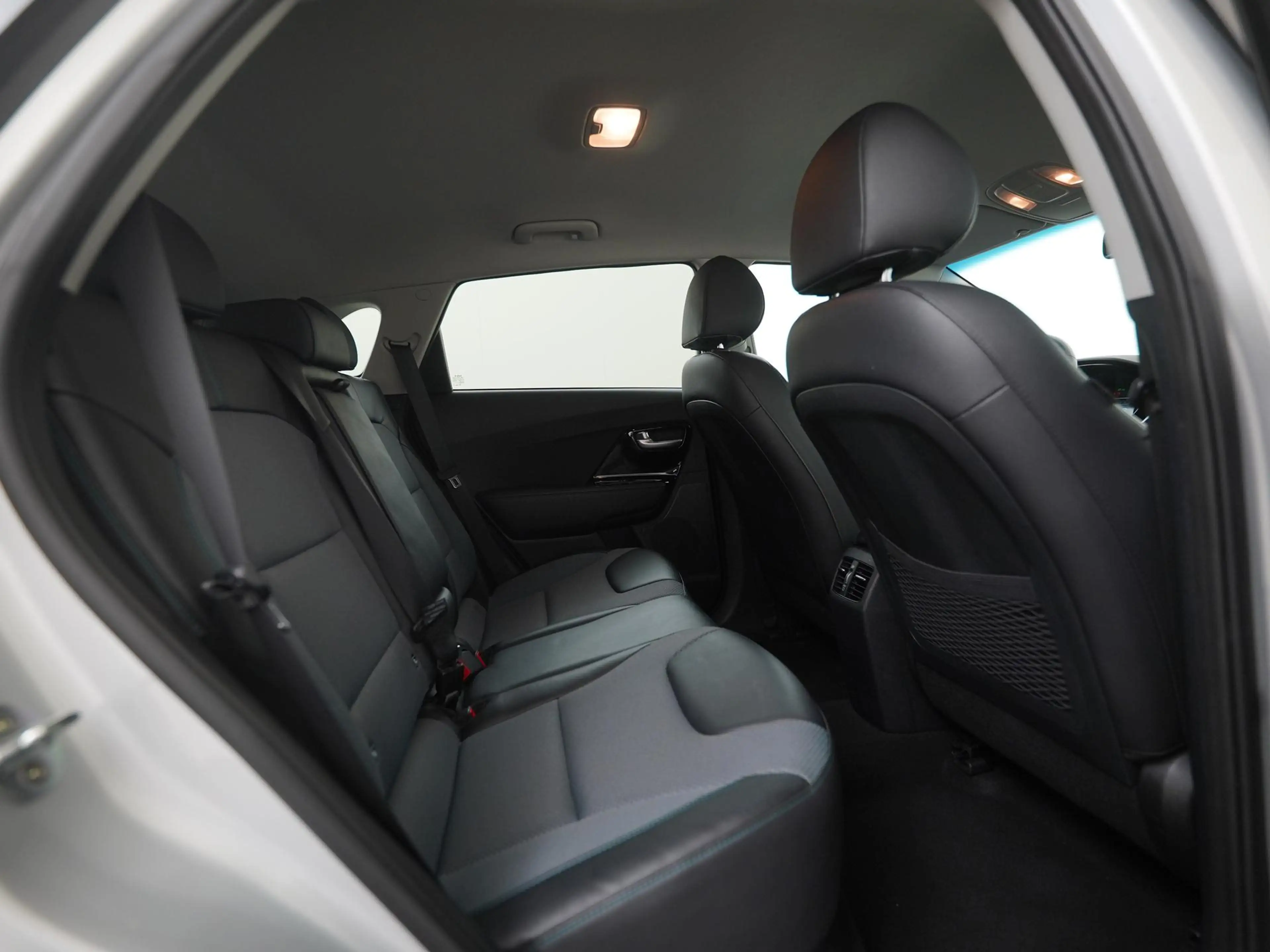 Kia e-Niro DynamicLine 64 kWh | SOH 100% | Trekhaak | Zondag — photo 32