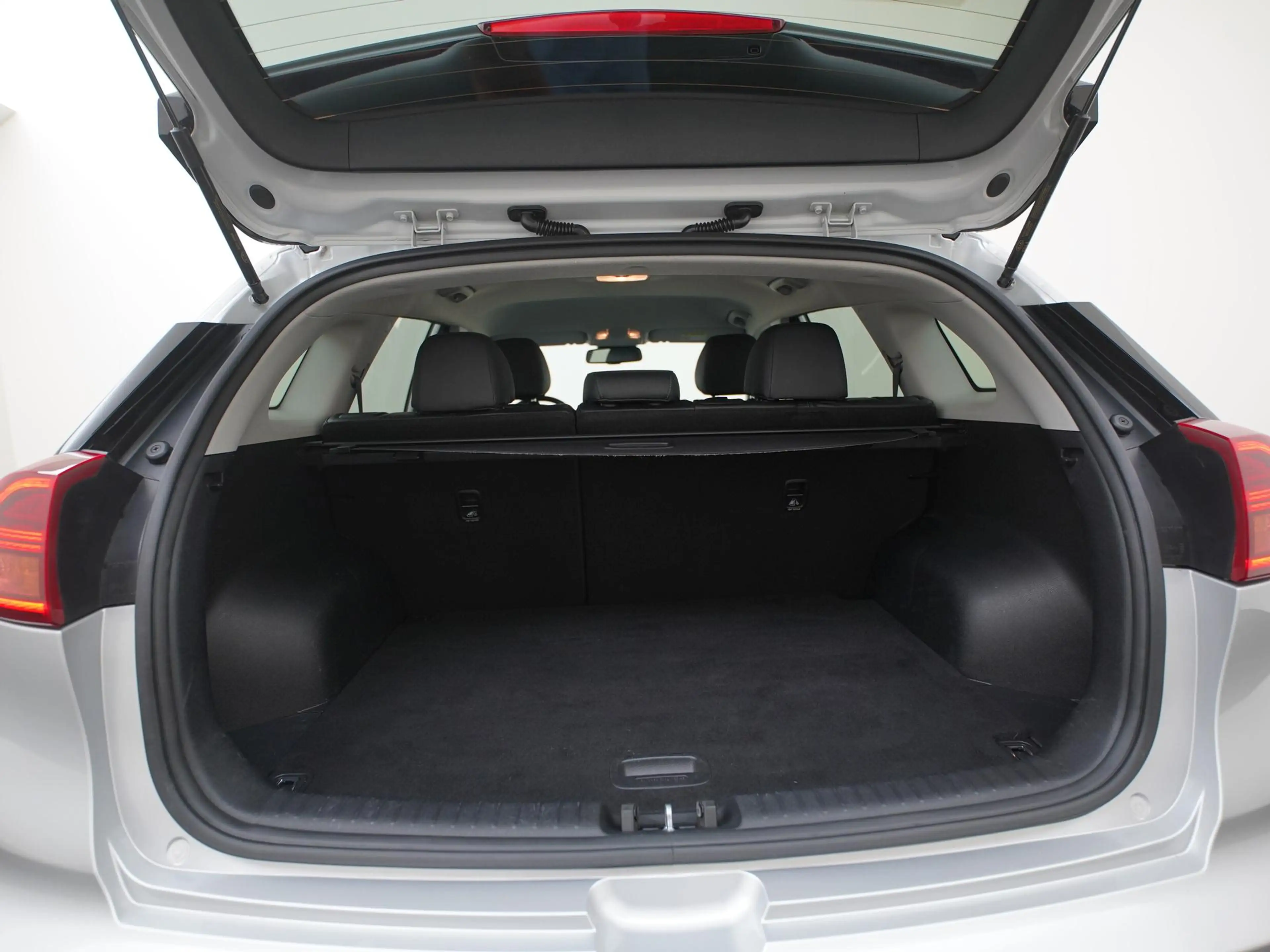 Kia e-Niro DynamicLine 64 kWh | SOH 100% | Trekhaak | Zondag — photo 28