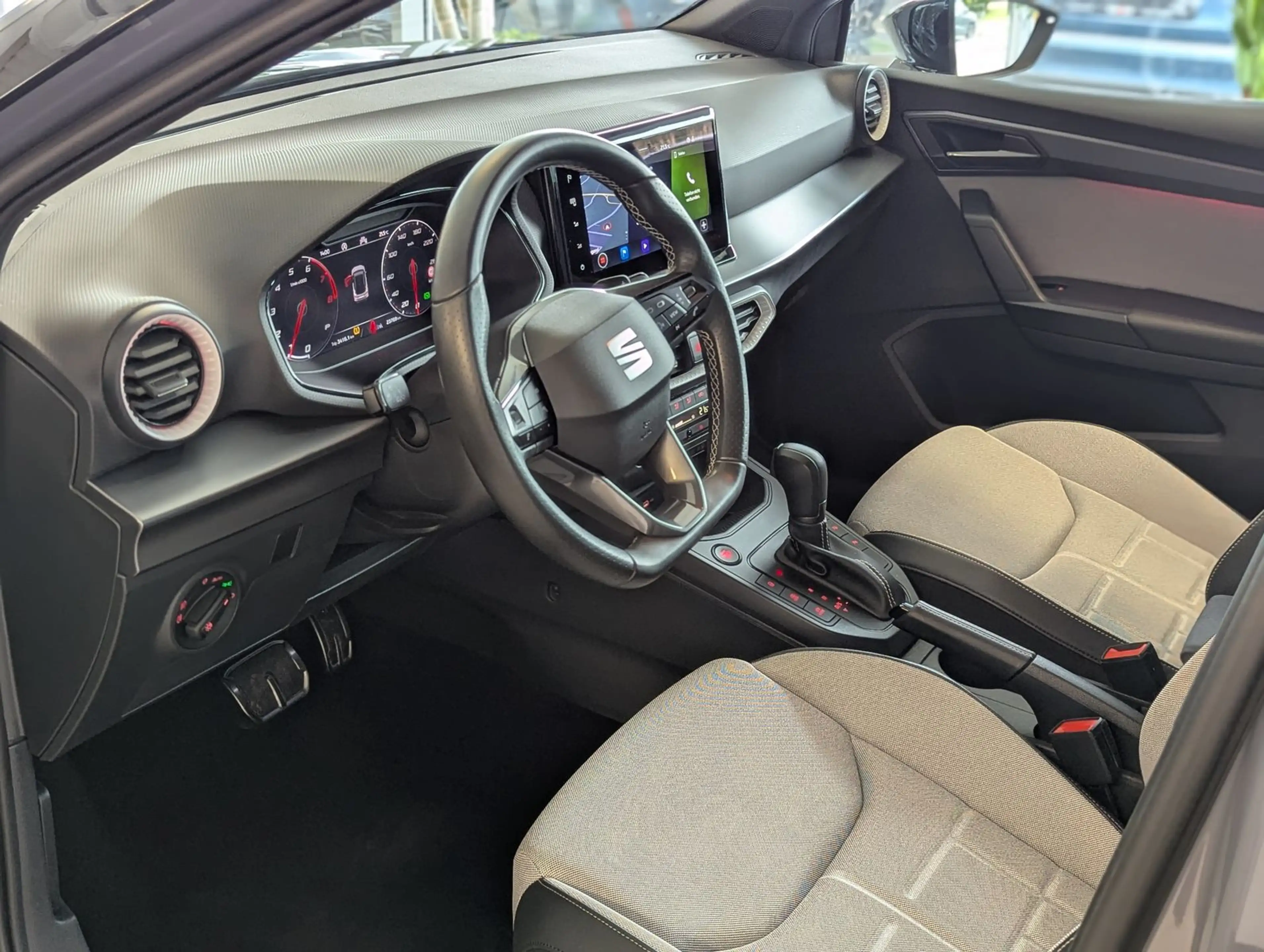 SEAT Arona 1.5 TSI FR Black-Edition Kessy Cam AHK 18" — photo 22