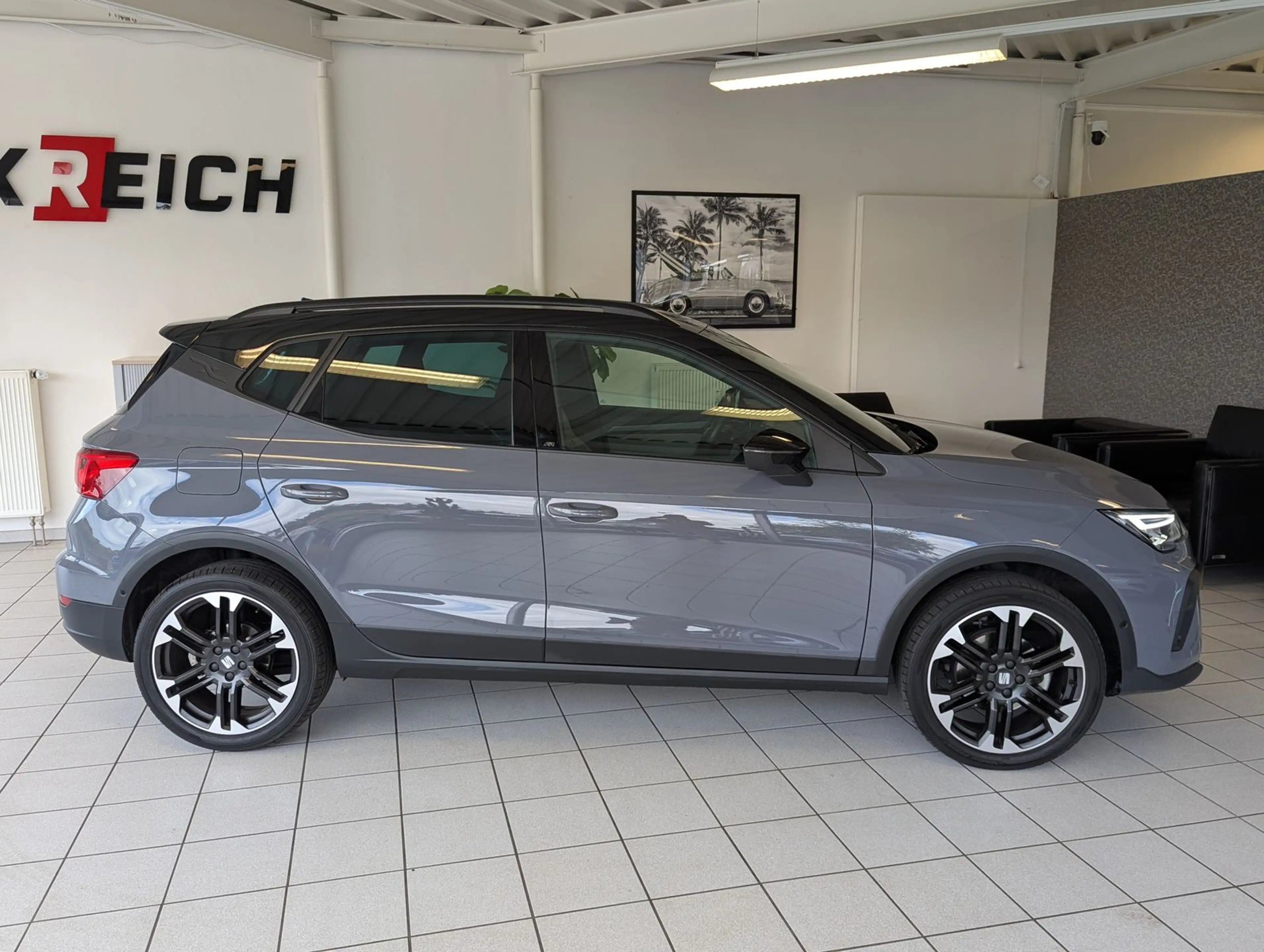 SEAT Arona 1.5 TSI FR Black-Edition Kessy Cam AHK 18" — photo 8