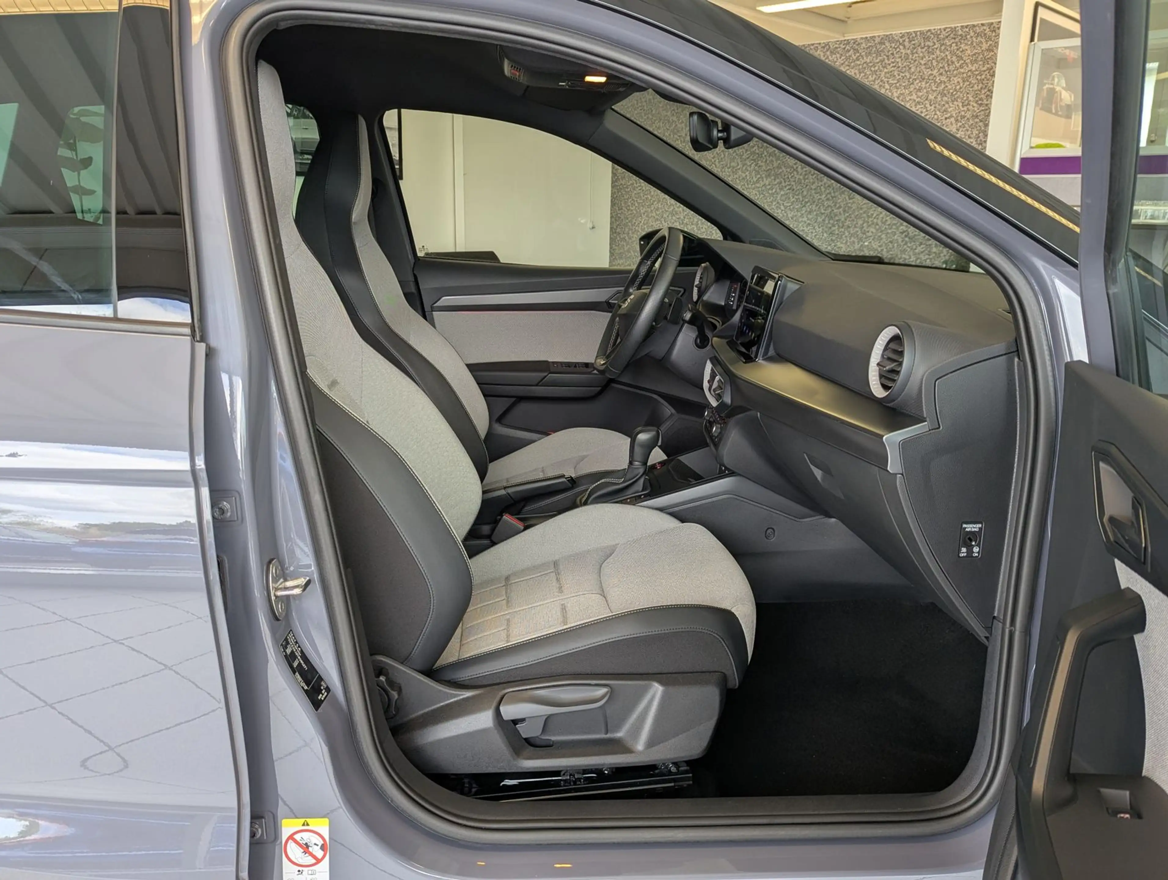 SEAT Arona 1.5 TSI FR Black-Edition Kessy Cam AHK 18" — photo 17