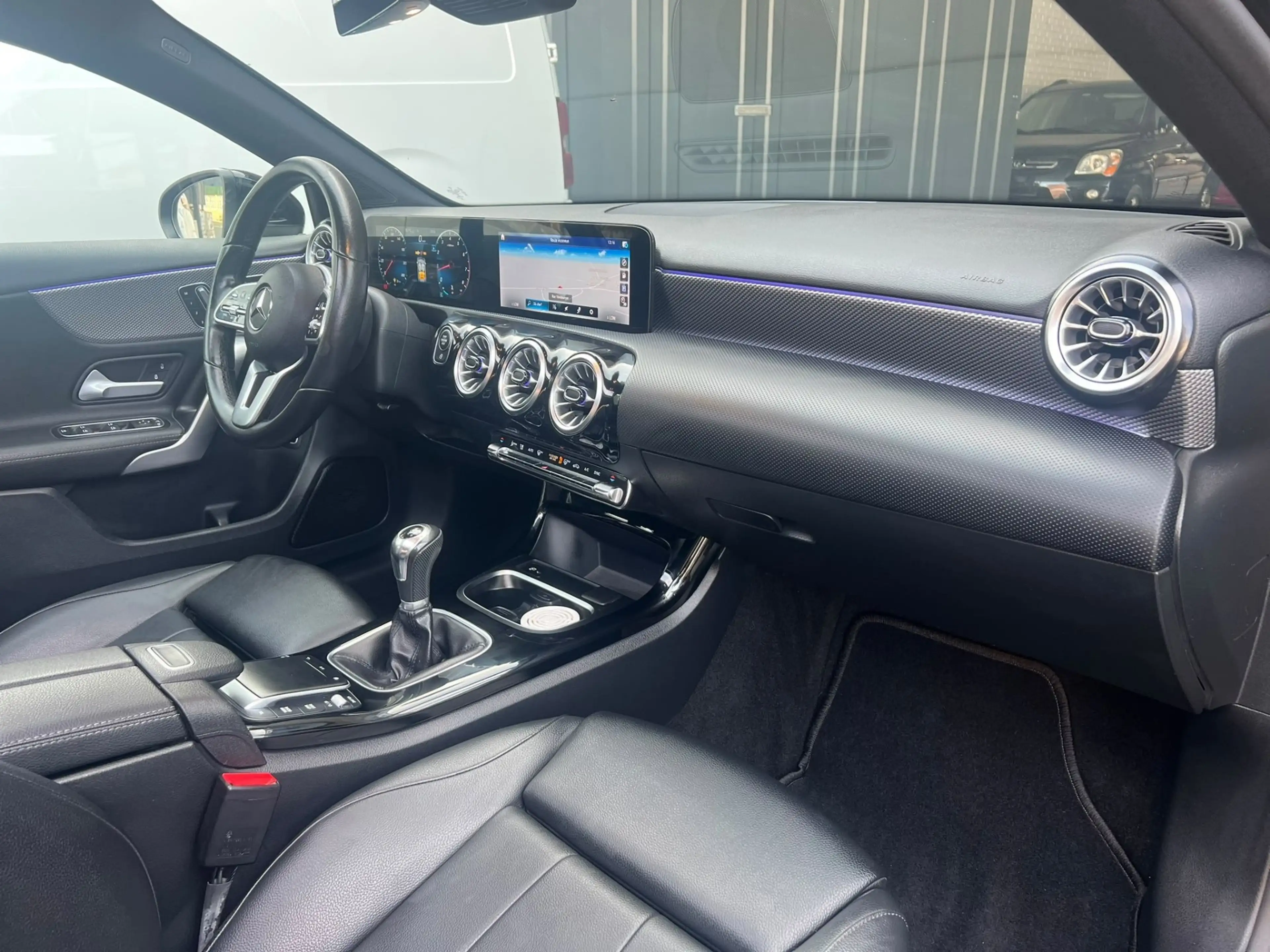 Mercedes-Benz A 180 A 180//2eme Pro//Keyless//Navi//Toit Pano//Led// — photo 10