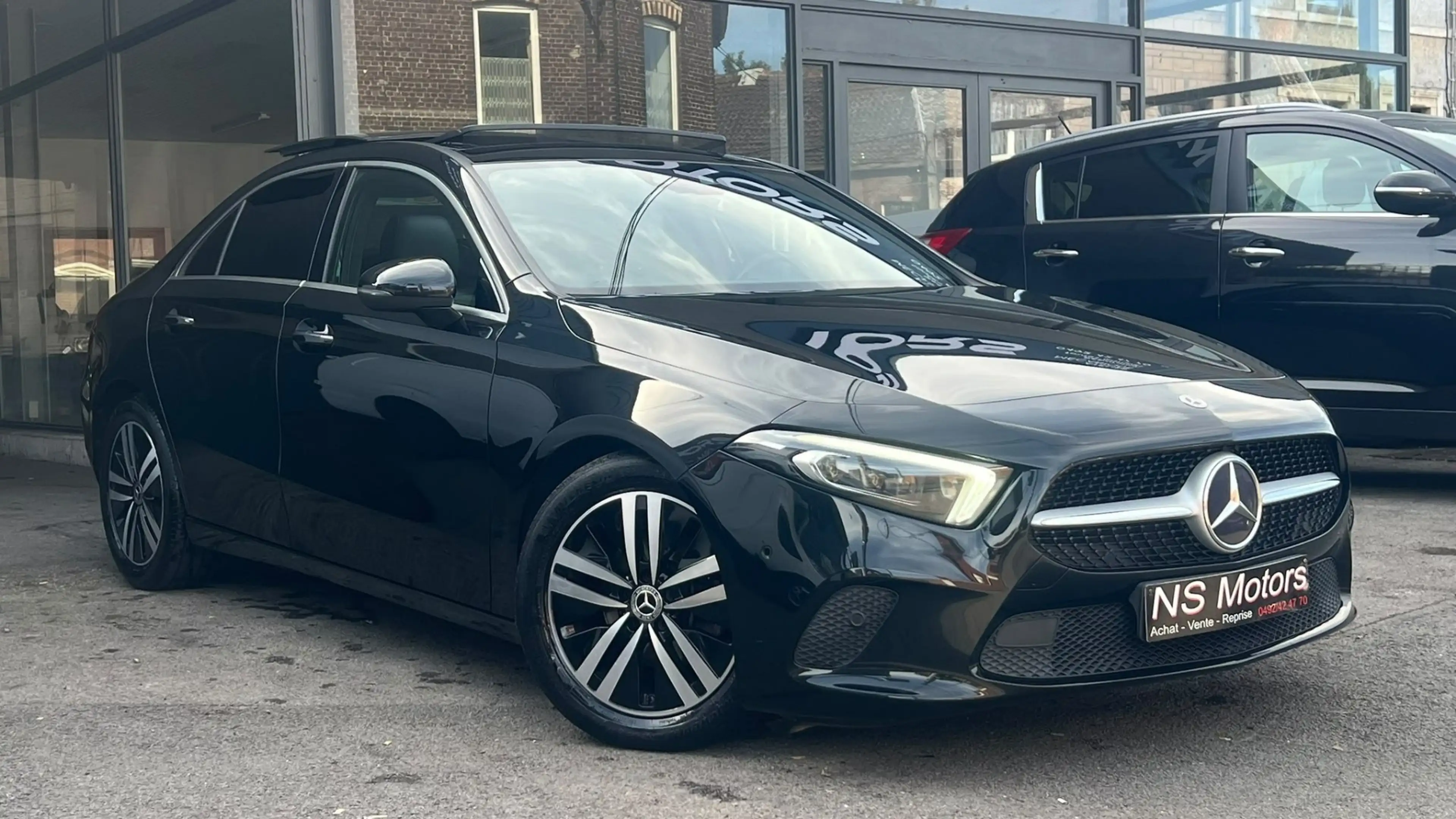 Mercedes-Benz A 180 A 180//2eme Pro//Keyless//Navi//Toit Pano//Led//