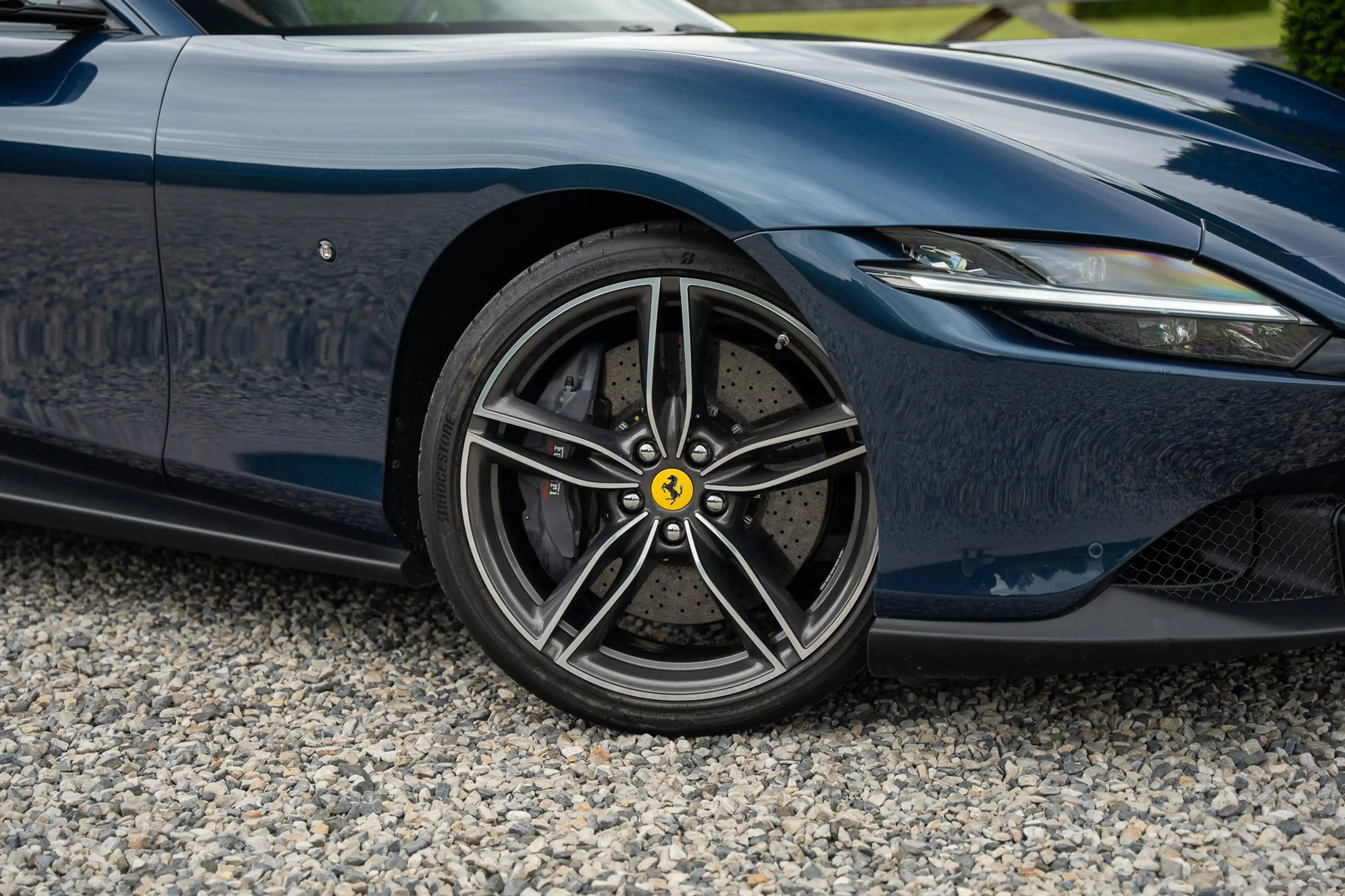Ferrari Roma Blu Swaters | Brown interior | 1 Owner — photo 9
