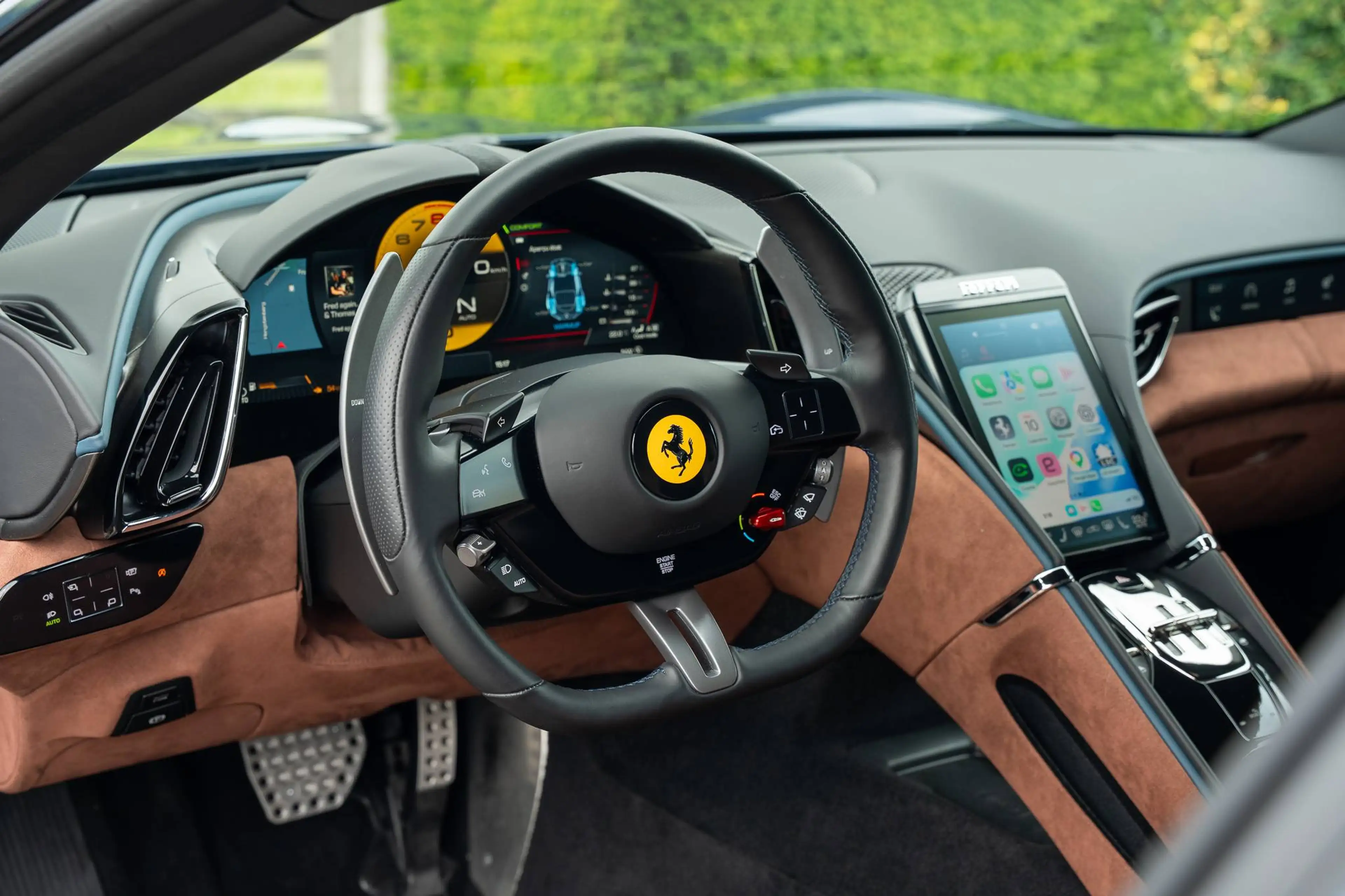Ferrari Roma Blu Swaters | Brown interior | 1 Owner — photo 15