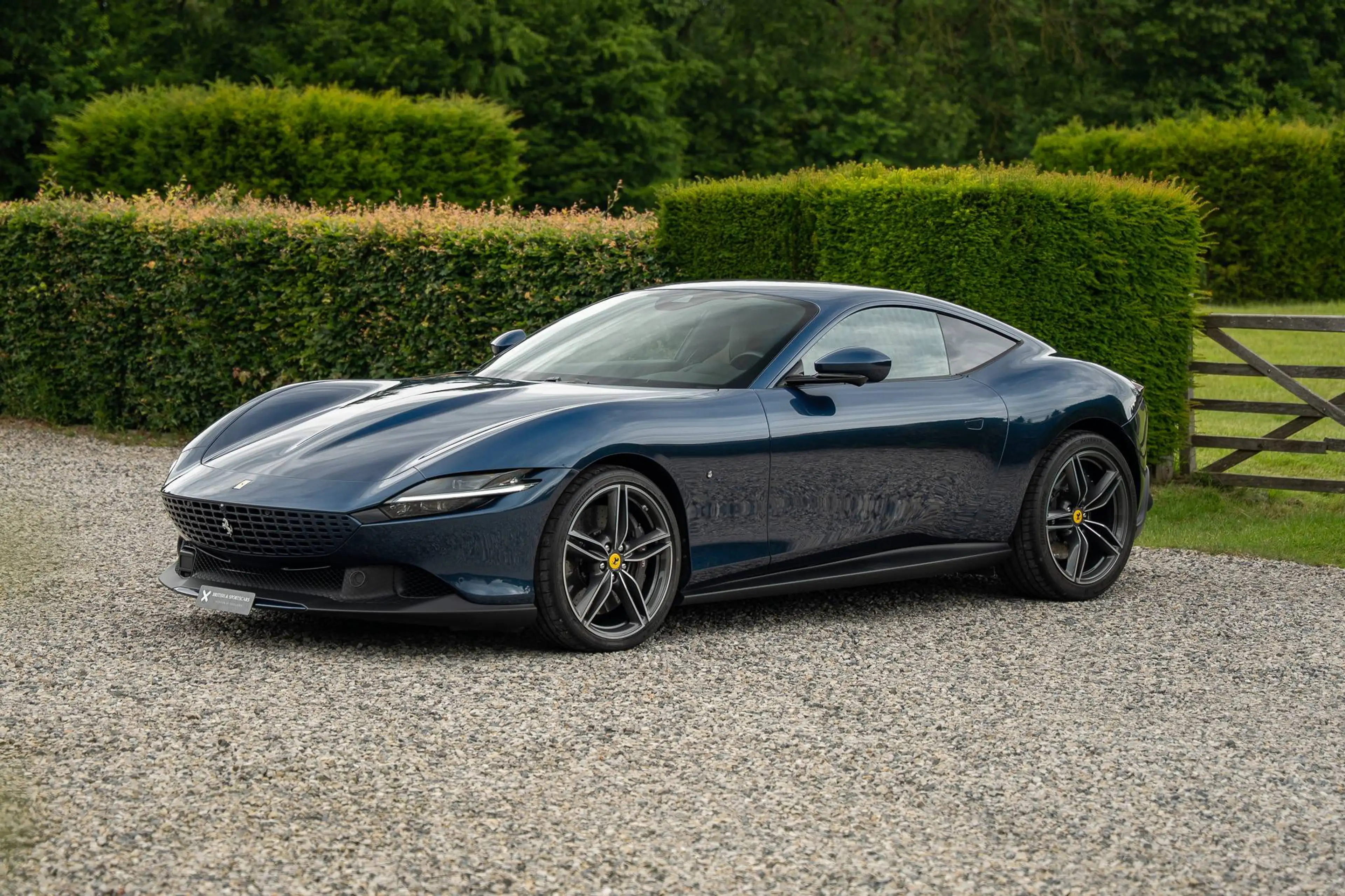Ferrari Roma Blu Swaters | Brown interior | 1 Owner — photo 7