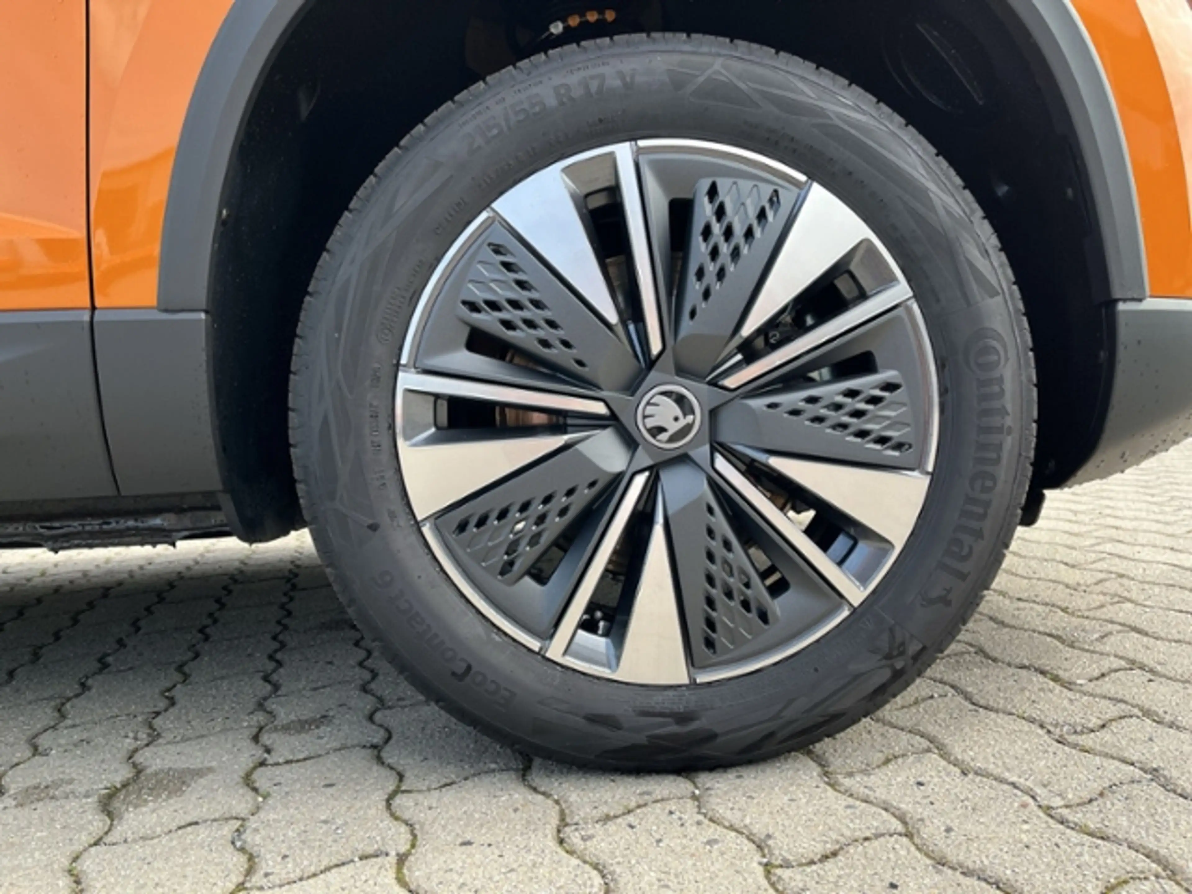 Skoda Karoq BALANCE 150 PS DSG MATRIX AHK NAVI ACC — photo 8