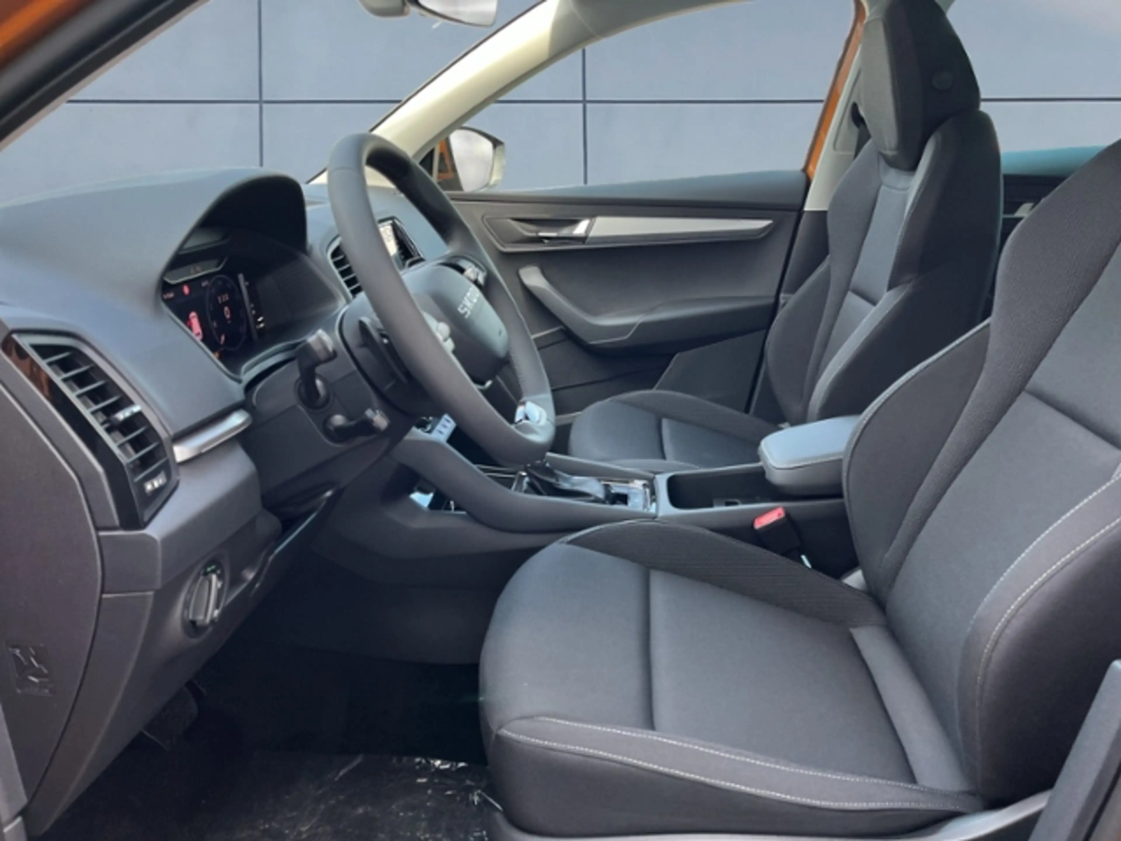 Skoda Karoq BALANCE 150 PS DSG MATRIX AHK NAVI ACC — photo 6