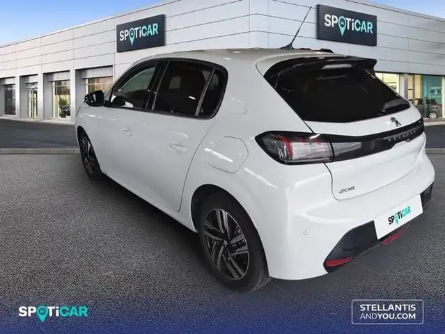 Peugeot 208 view 5