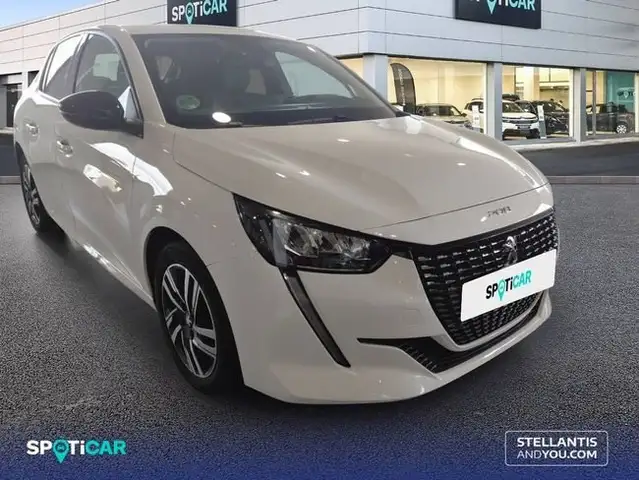 Peugeot 208 view 3