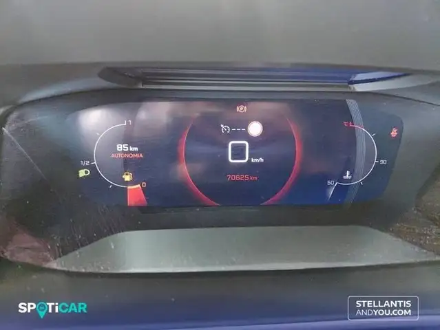 Peugeot 208 view 12