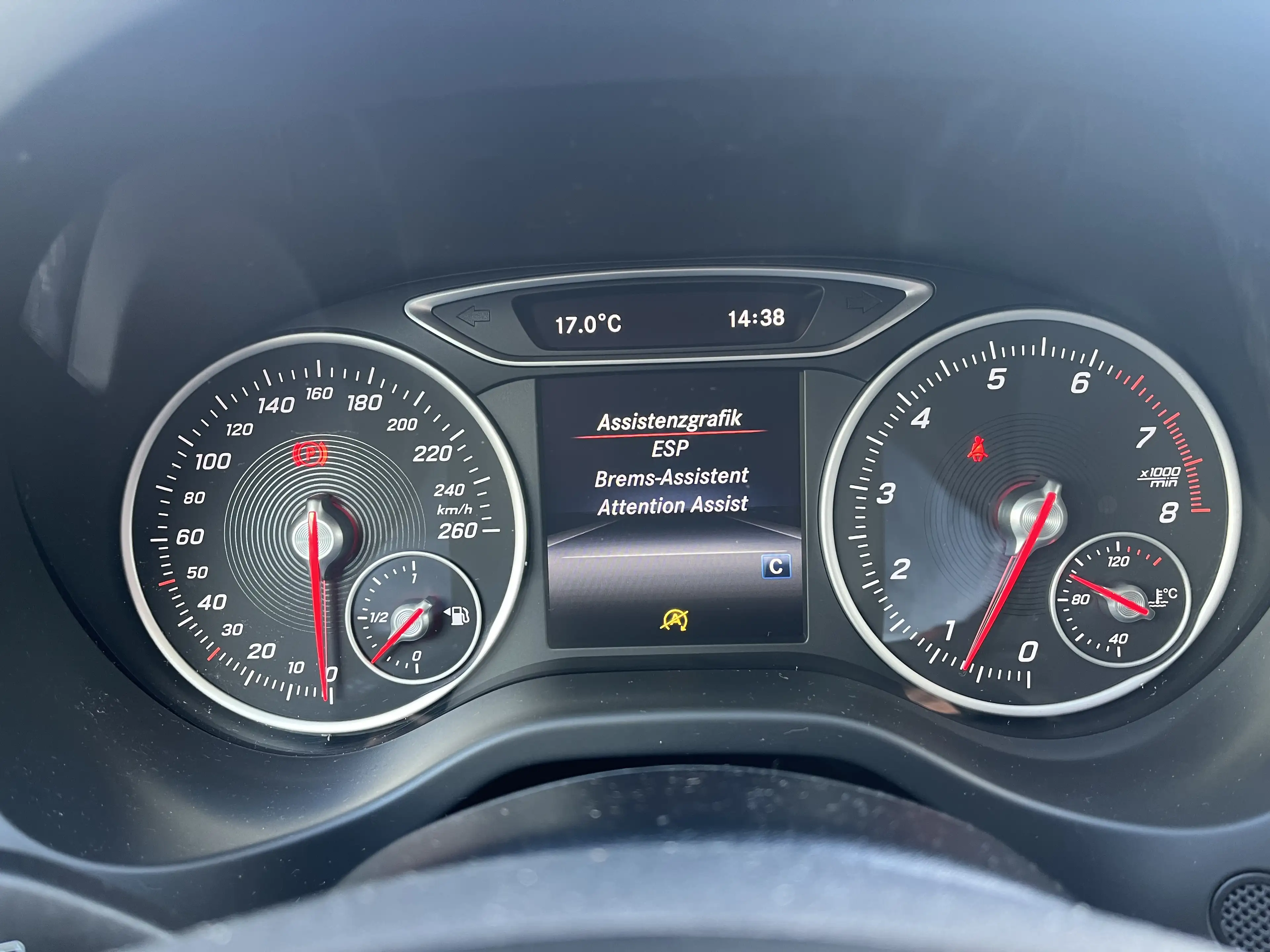 Mercedes-Benz GLA 180 GLA 180*Business*Navi*RüKa*MB Scheckheft — photo 13