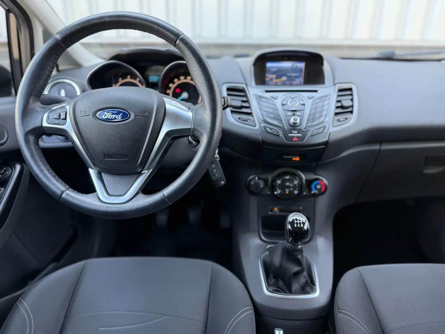 Ford Fiesta 1.0 Style |Airco|Navigatie|Bluetooth|5Deurs| Zwart - 2