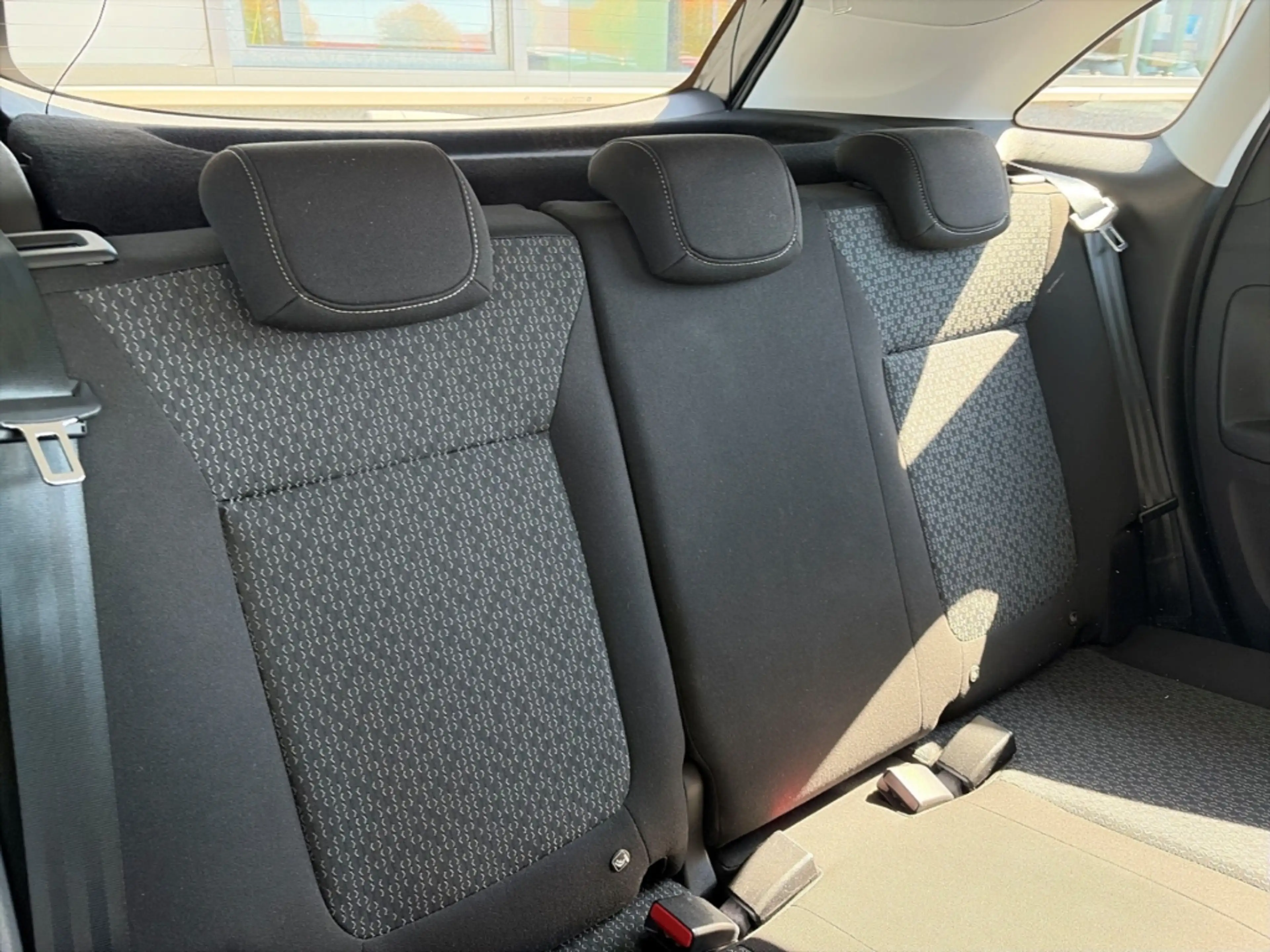 Opel Crossland Enjoy 1.2 Turbo Rückfahrkamera Carplay Allwetterre — photo 6