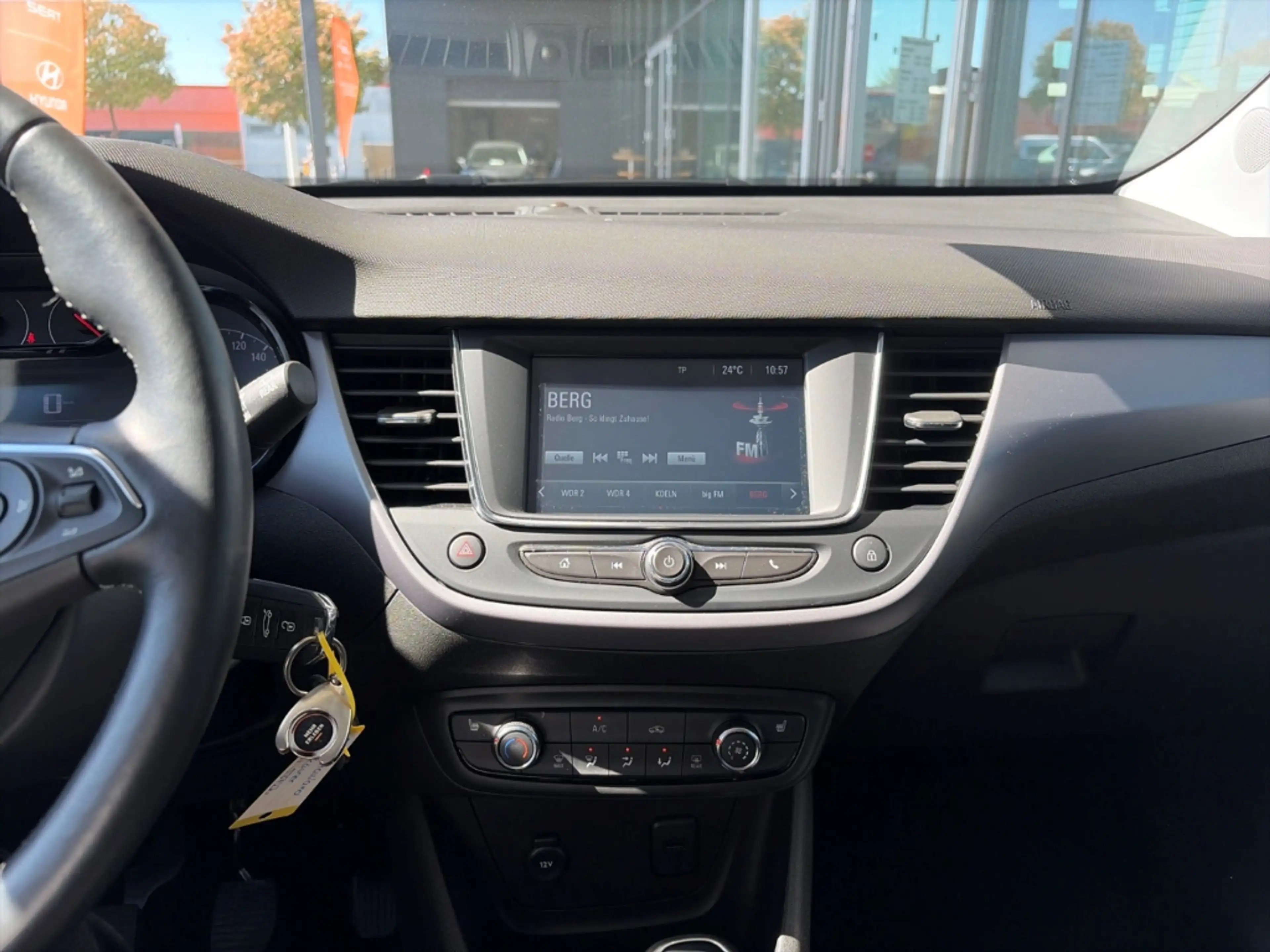 Opel Crossland Enjoy 1.2 Turbo Rückfahrkamera Carplay Allwetterre — photo 10
