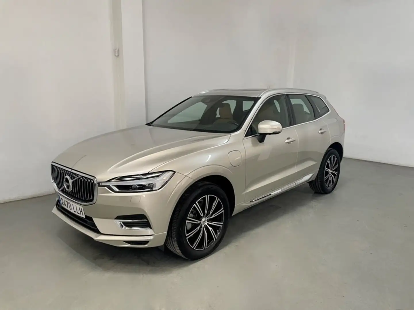 Volvo XC60 T6 Twin Recharge Inscription Beige - 2