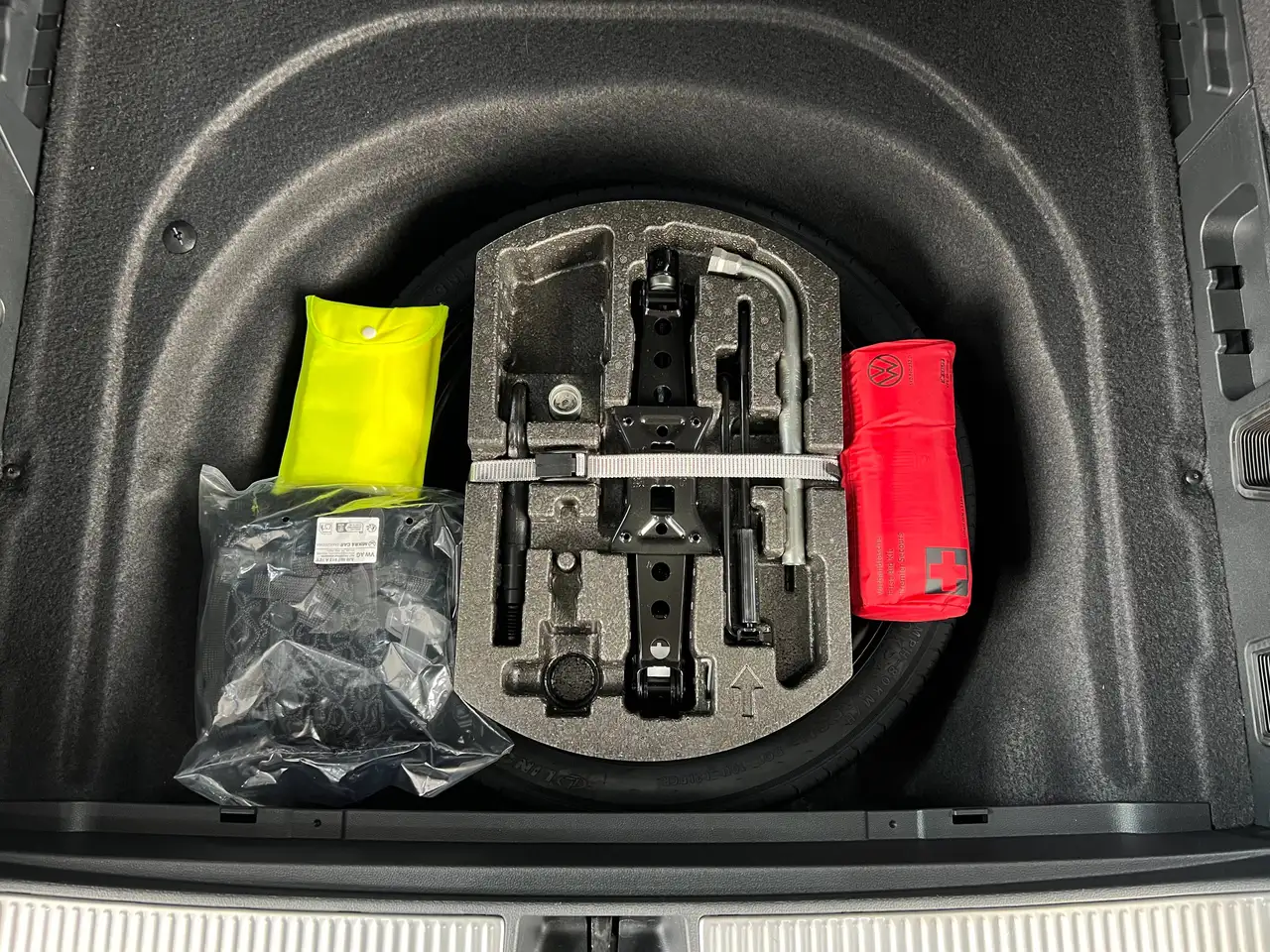 Volkswagen Passat R-line 2.0TDI DSG 110 kW PANORAMA Head-Up CarPlay/Android IQ.LIGHT DCC Pro Standheizung 360° ACC, миниатюра 18