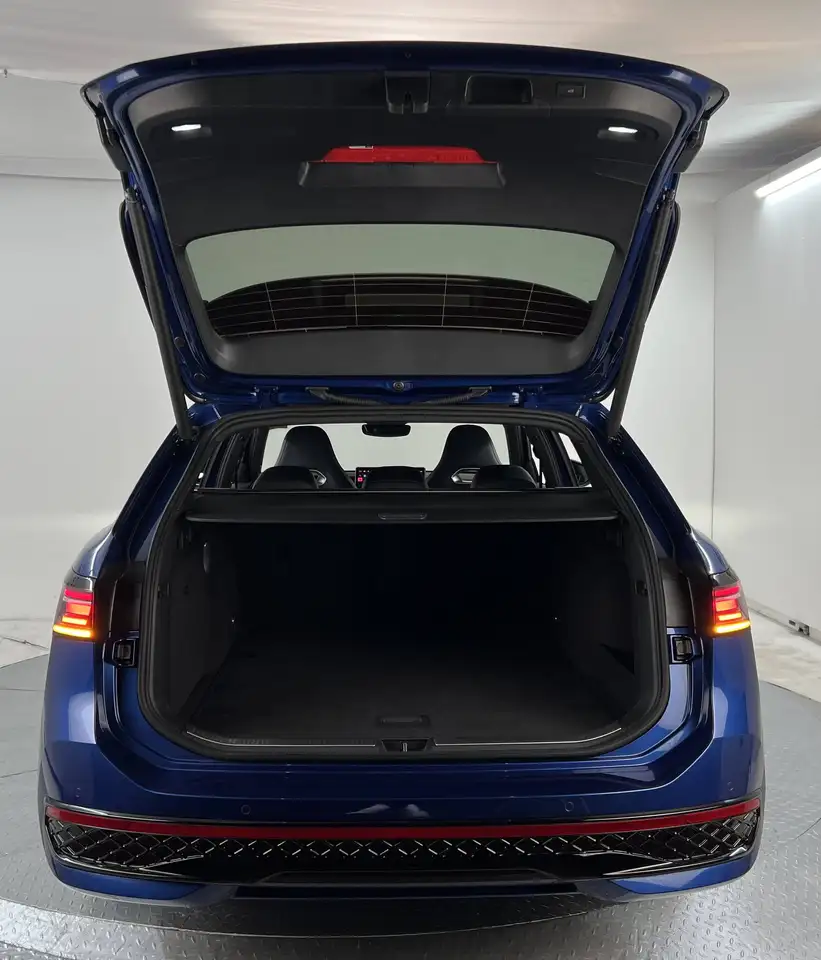 Volkswagen Passat R-line 2.0TDI DSG 110 kW PANORAMA Head-Up CarPlay/Android IQ.LIGHT DCC Pro Standheizung 360° ACC, миниатюра 15