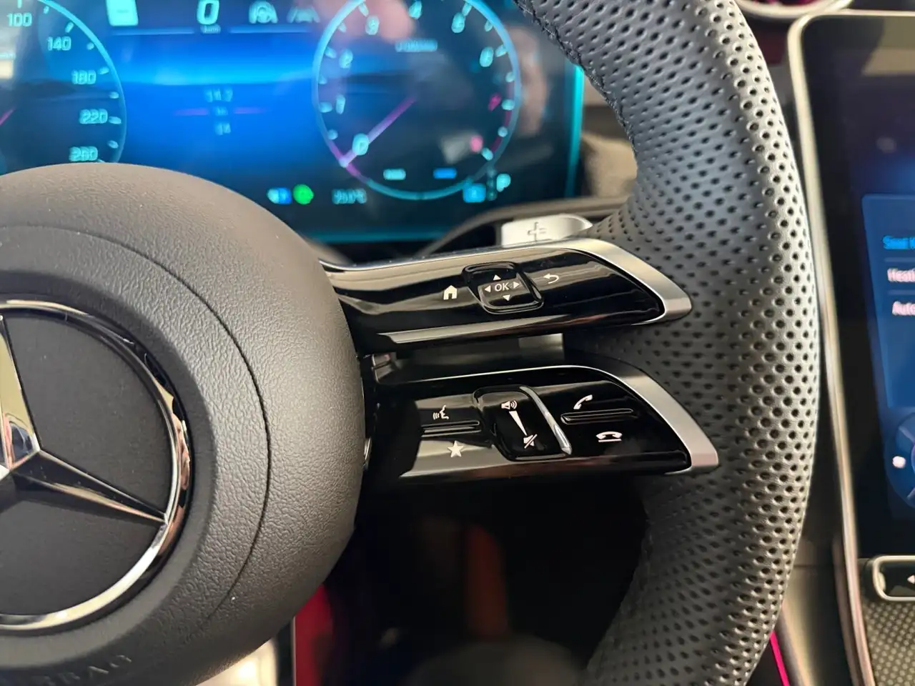 Mercedes-Benz GLC снимка Mercedes-Benz GLC