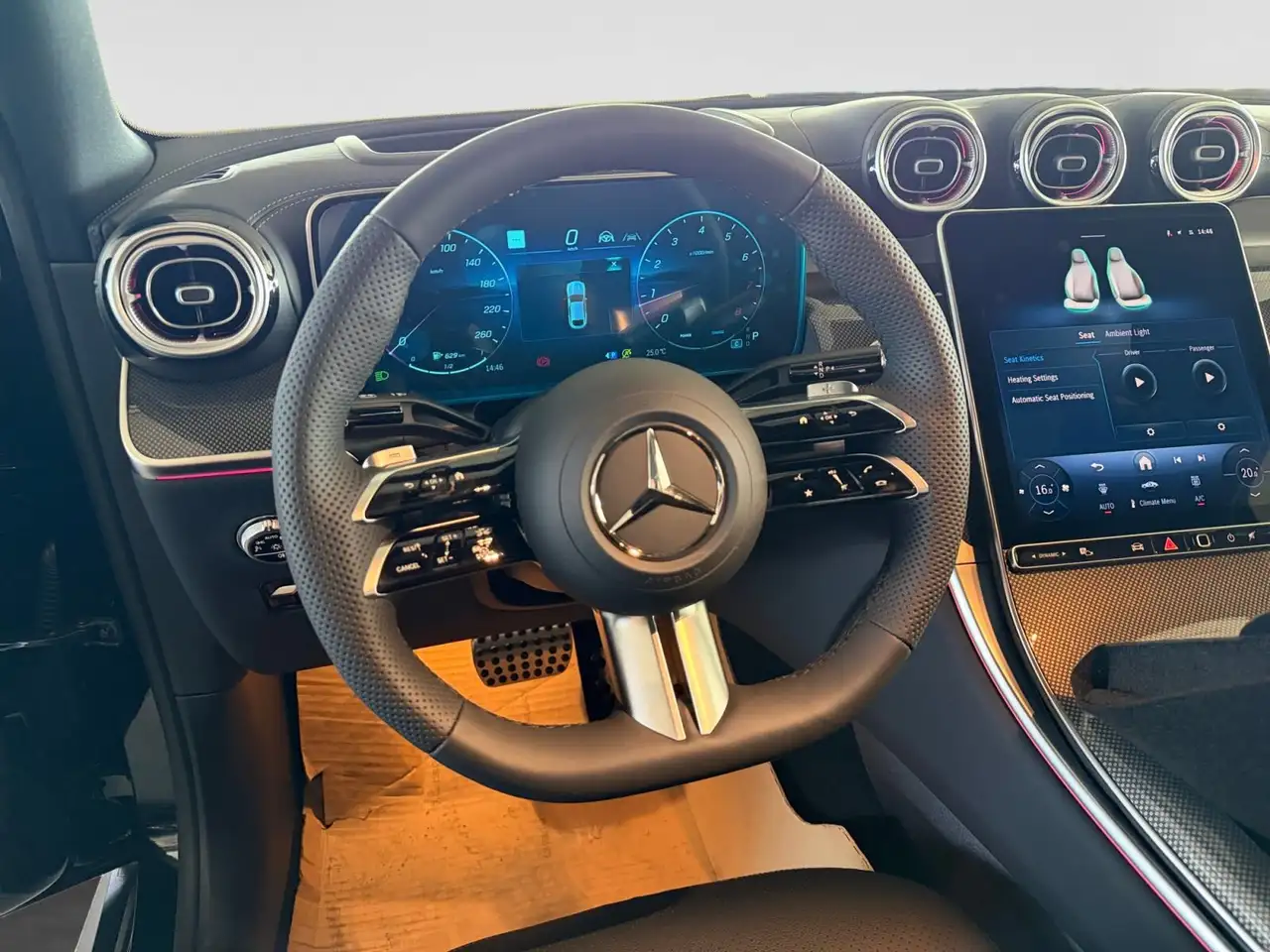 Mercedes-Benz GLC снимка Mercedes-Benz GLC