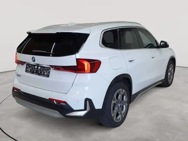 BMW iX1 view 4