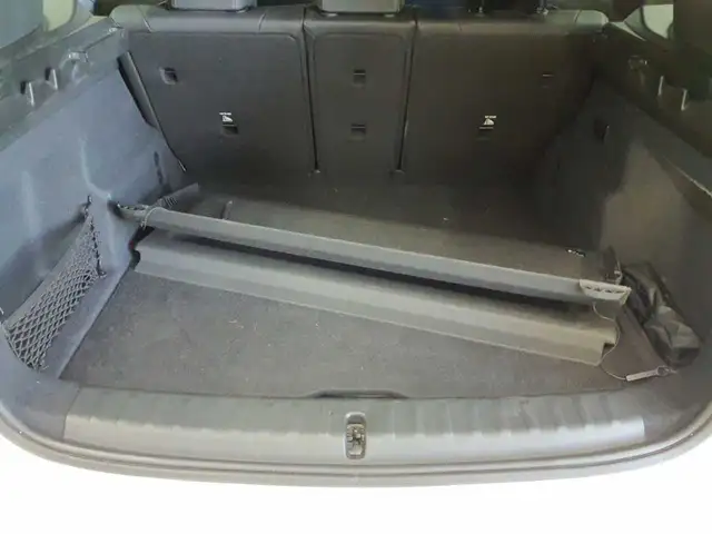 BMW iX1 view 15