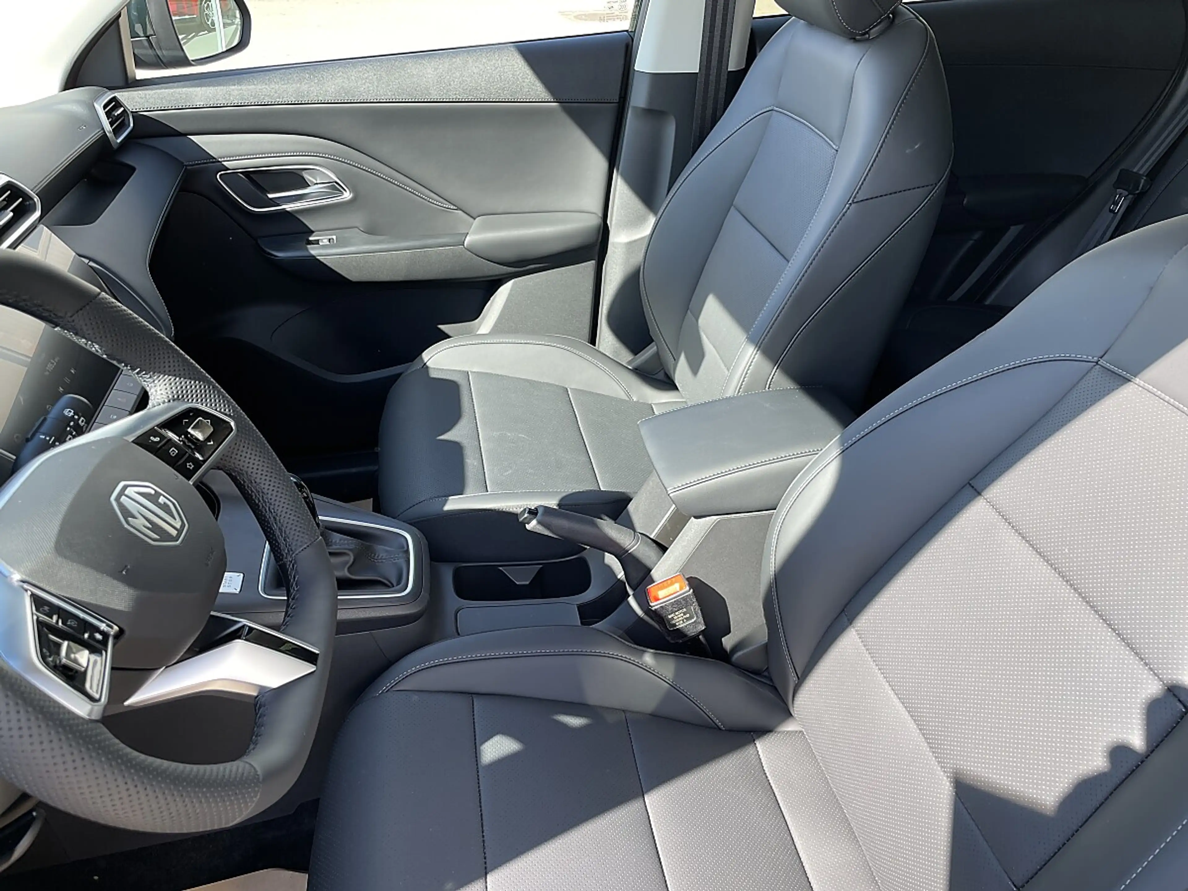 MG ZS + 1.5 Deluxe — photo 10