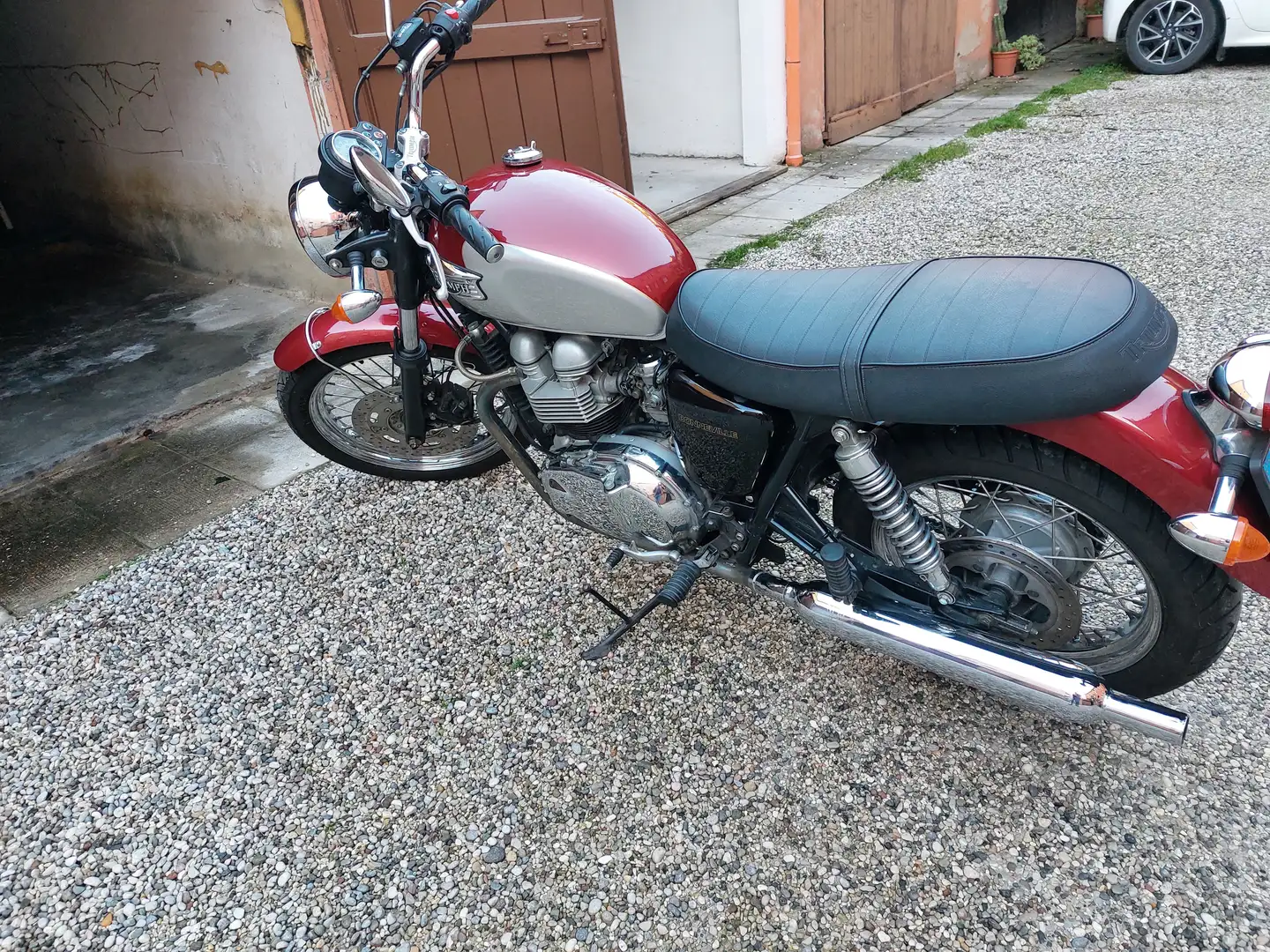 Triumph Bonneville T100 Piros - 2