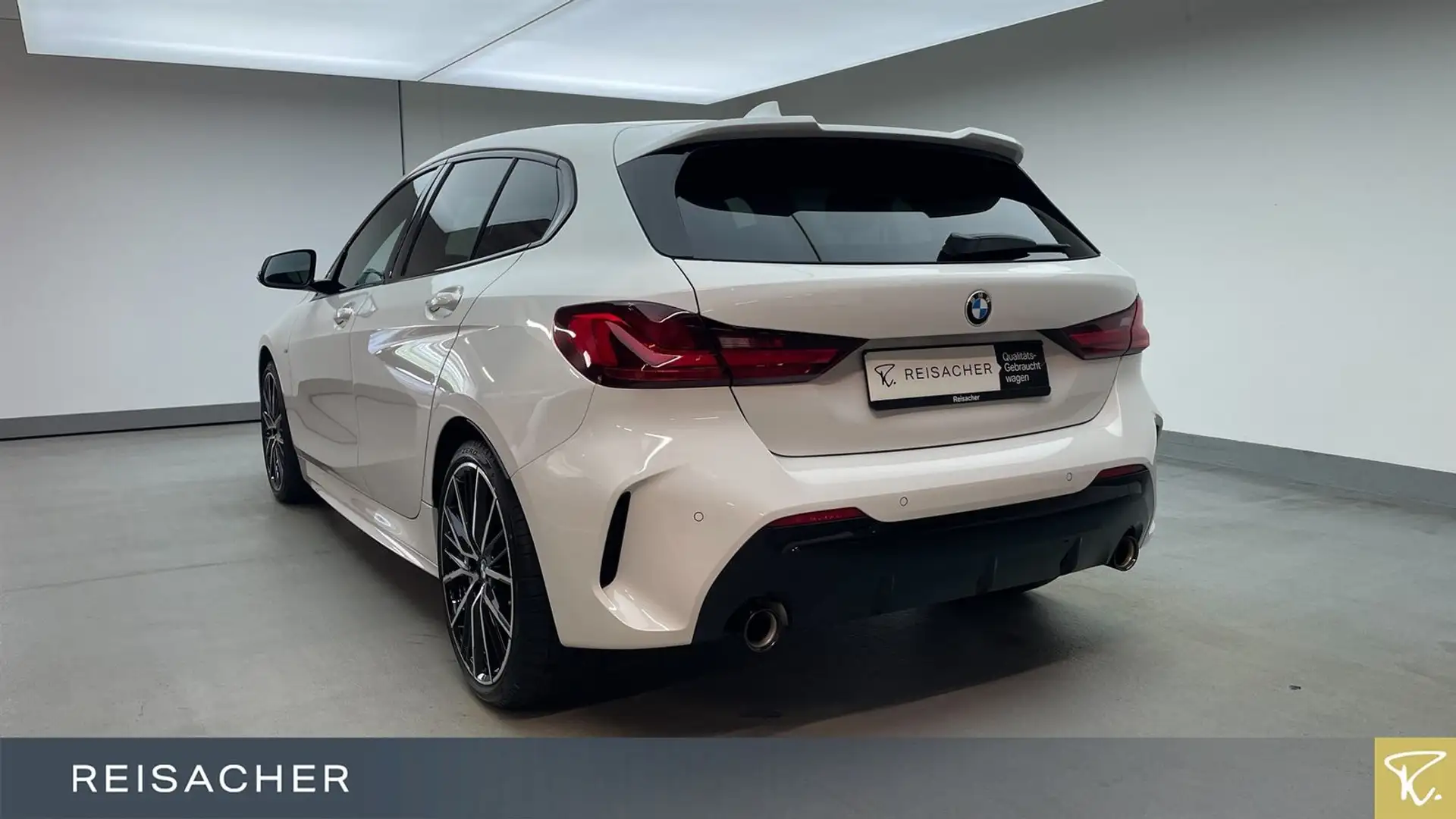 BMW 120 iA M-Sport LCProf M-Sitze FLA SSV LM19" Weiß - 2
