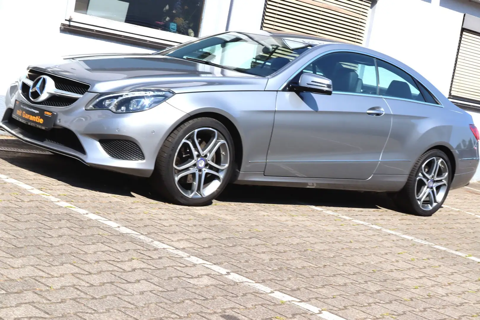 Mercedes-Benz E 200 E 200 CGI 7G-TRONIC SPORT-PAKET*1-HAND/Gepflegt Zilver - 1