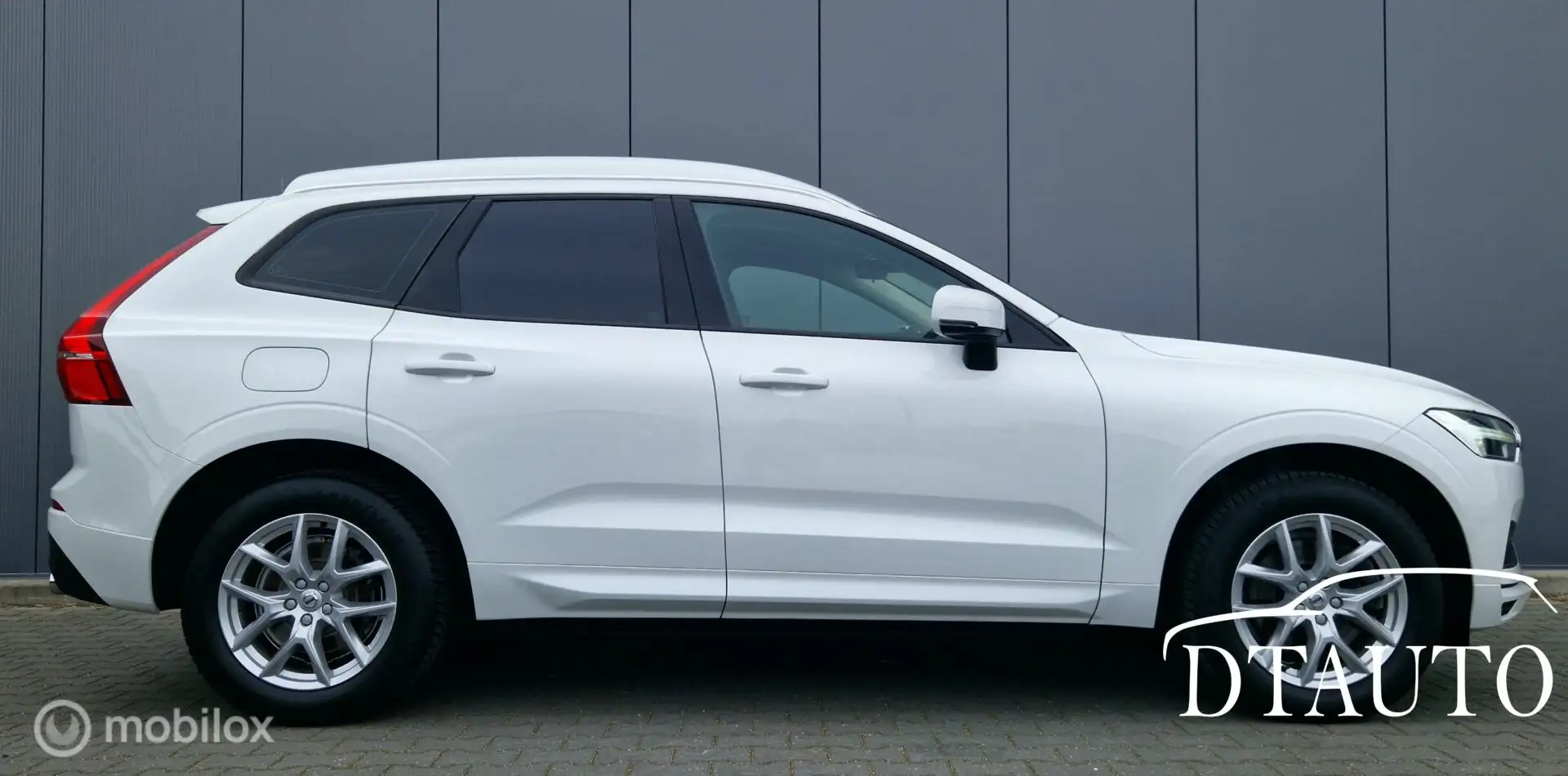 Volvo XC60 2.0 D4 Inscription Grijs Kenteken Leder IZGST Blanco - 2