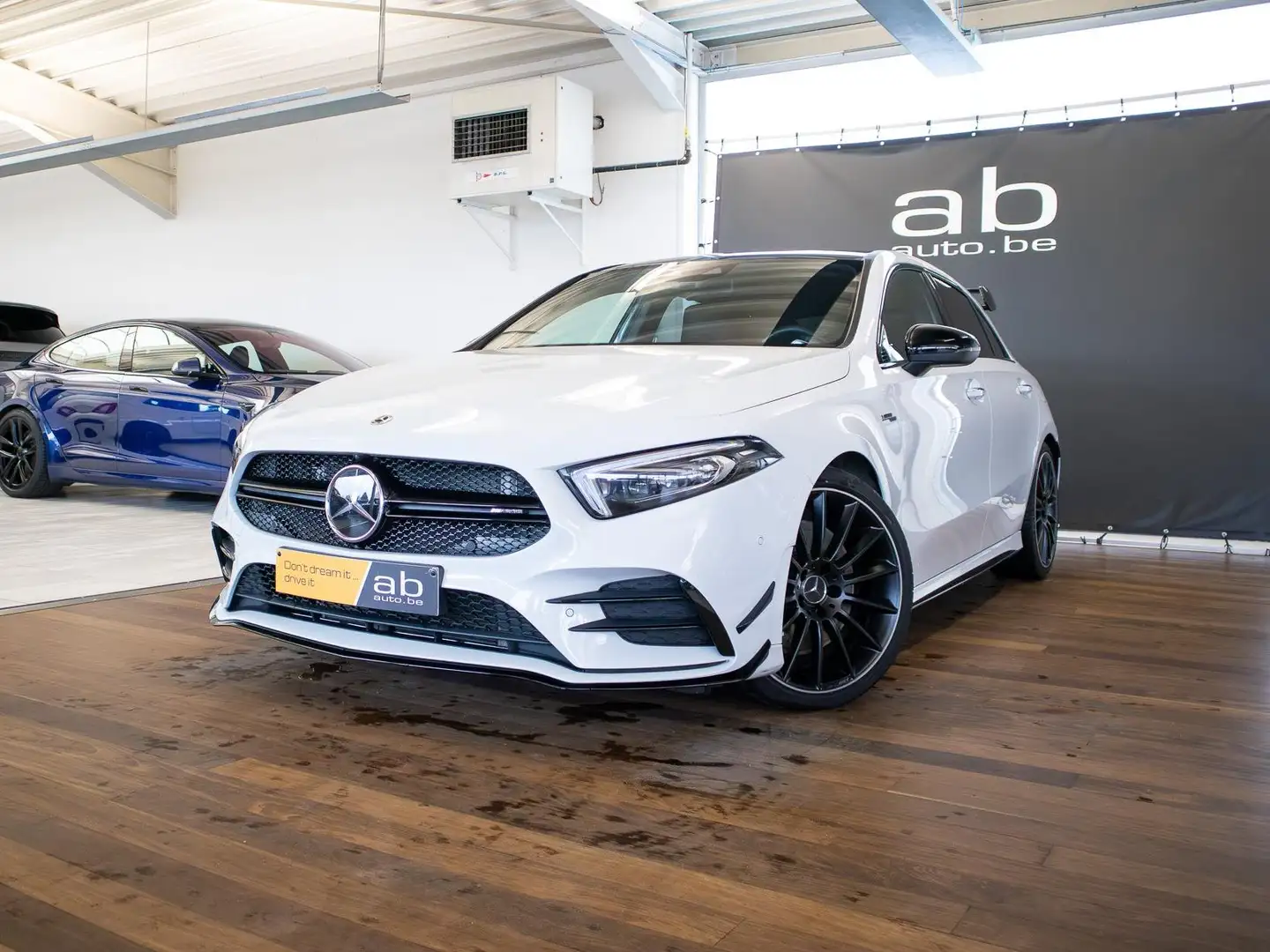 Mercedes-Benz A 35 AMG 4-MATIC, AEROPACK, PANO, CAMERA, MEMORY, 6 952KM! - 1