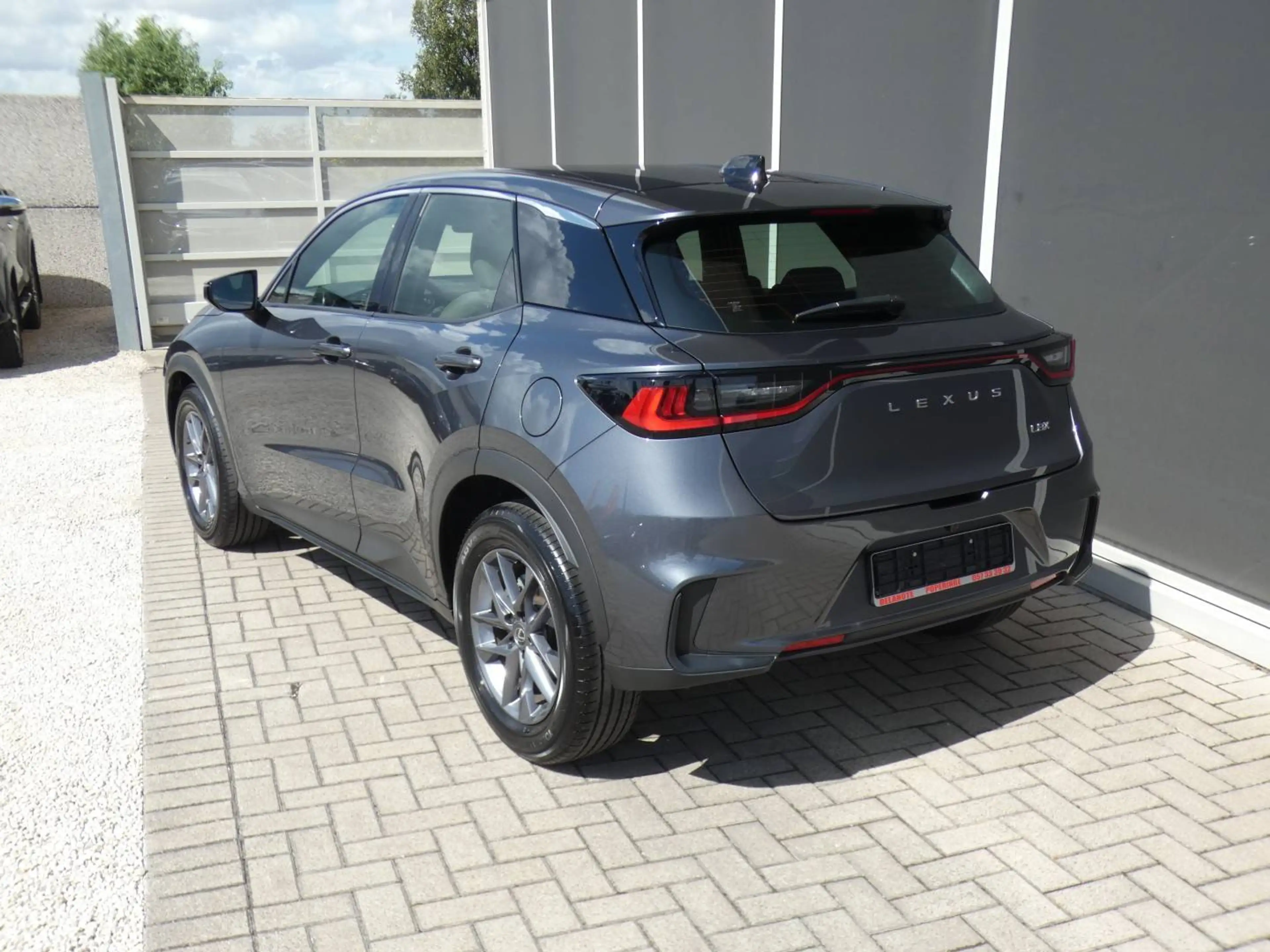 Lexus LBX Hybrid GPS +Parkeercamera +Adaptive cruise control +Apple carplay +Android auto — photo 4